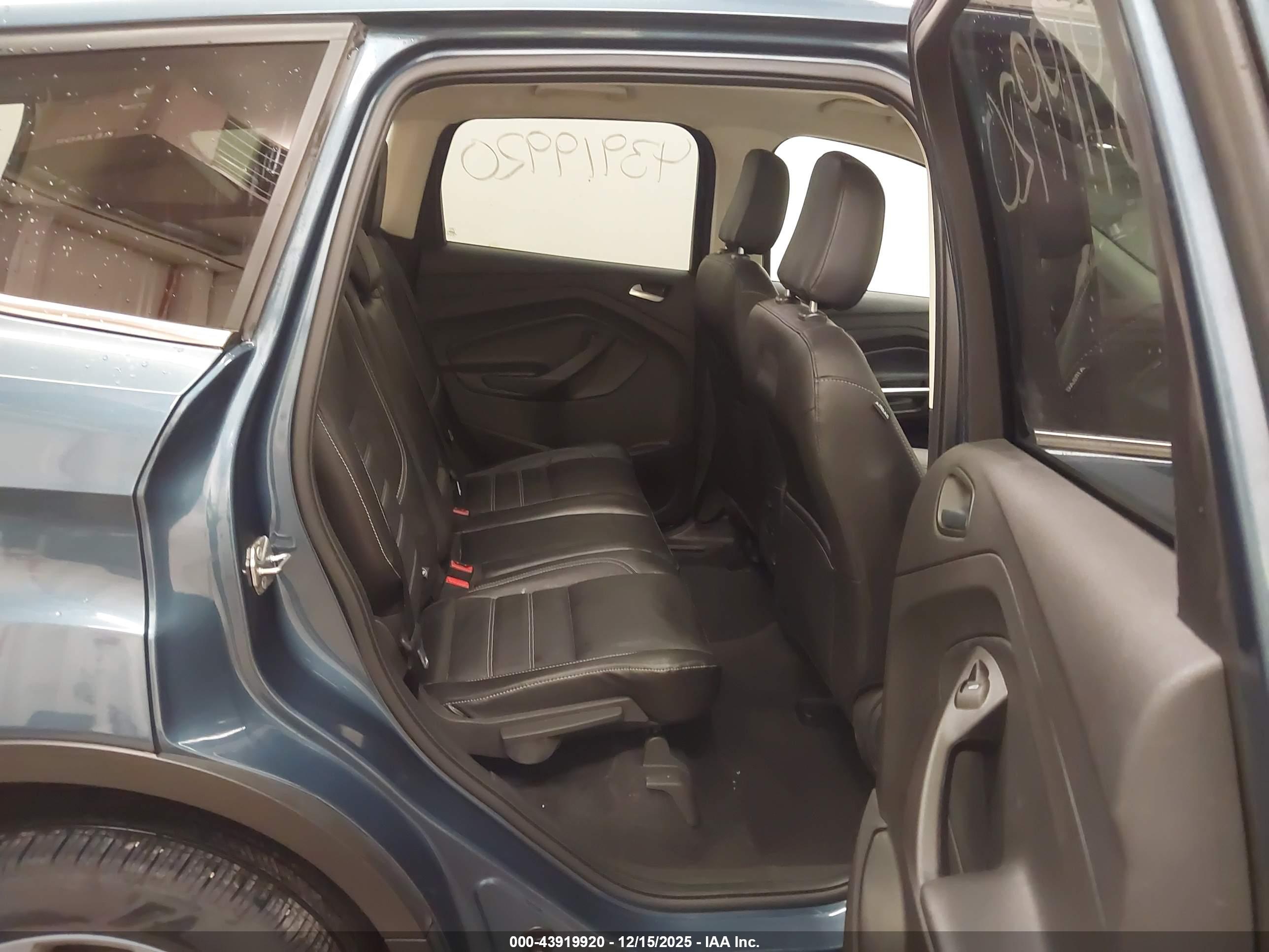 FORD ESCAPE image 8