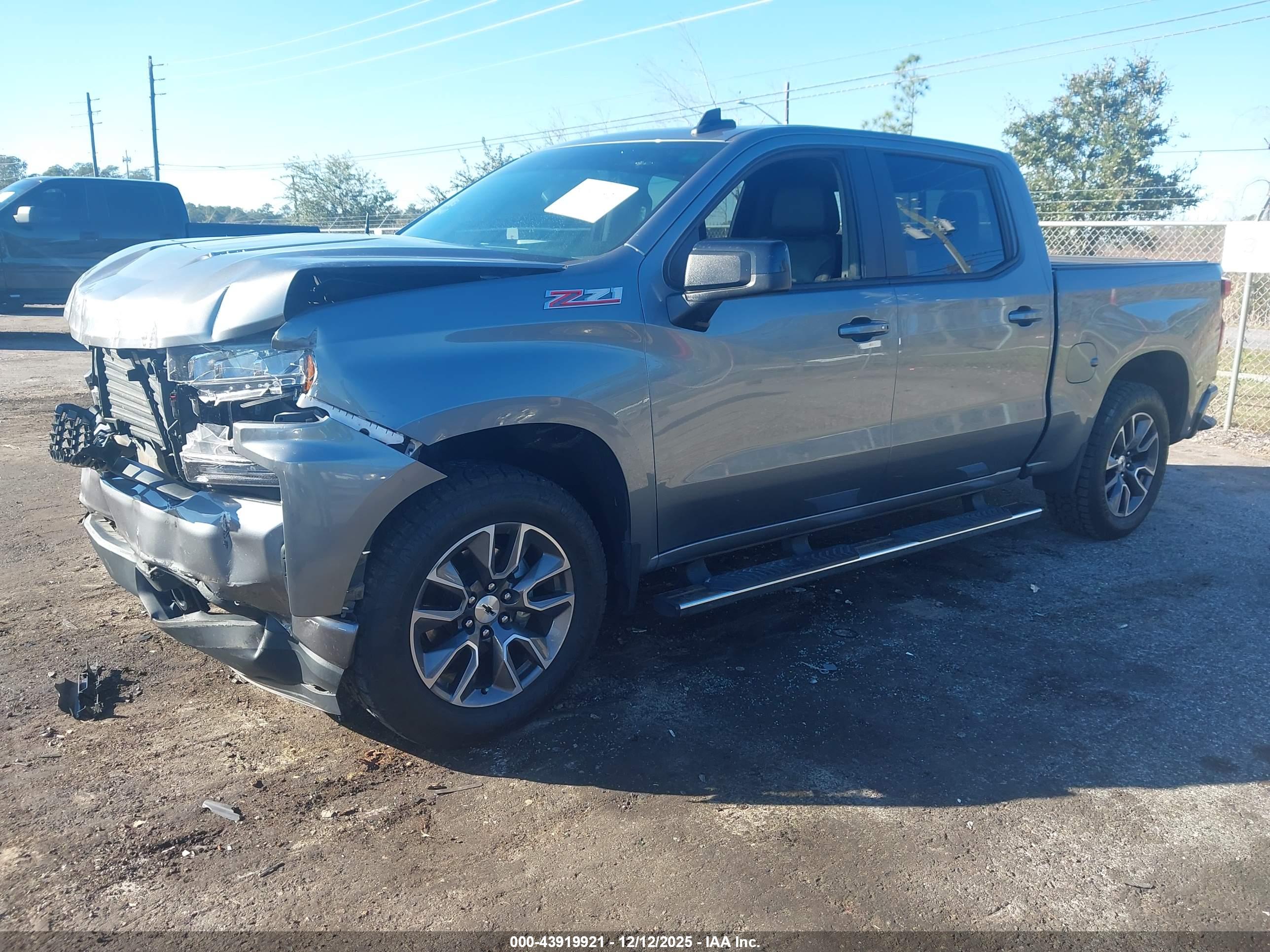 CHEVROLET SILVERADO image 2