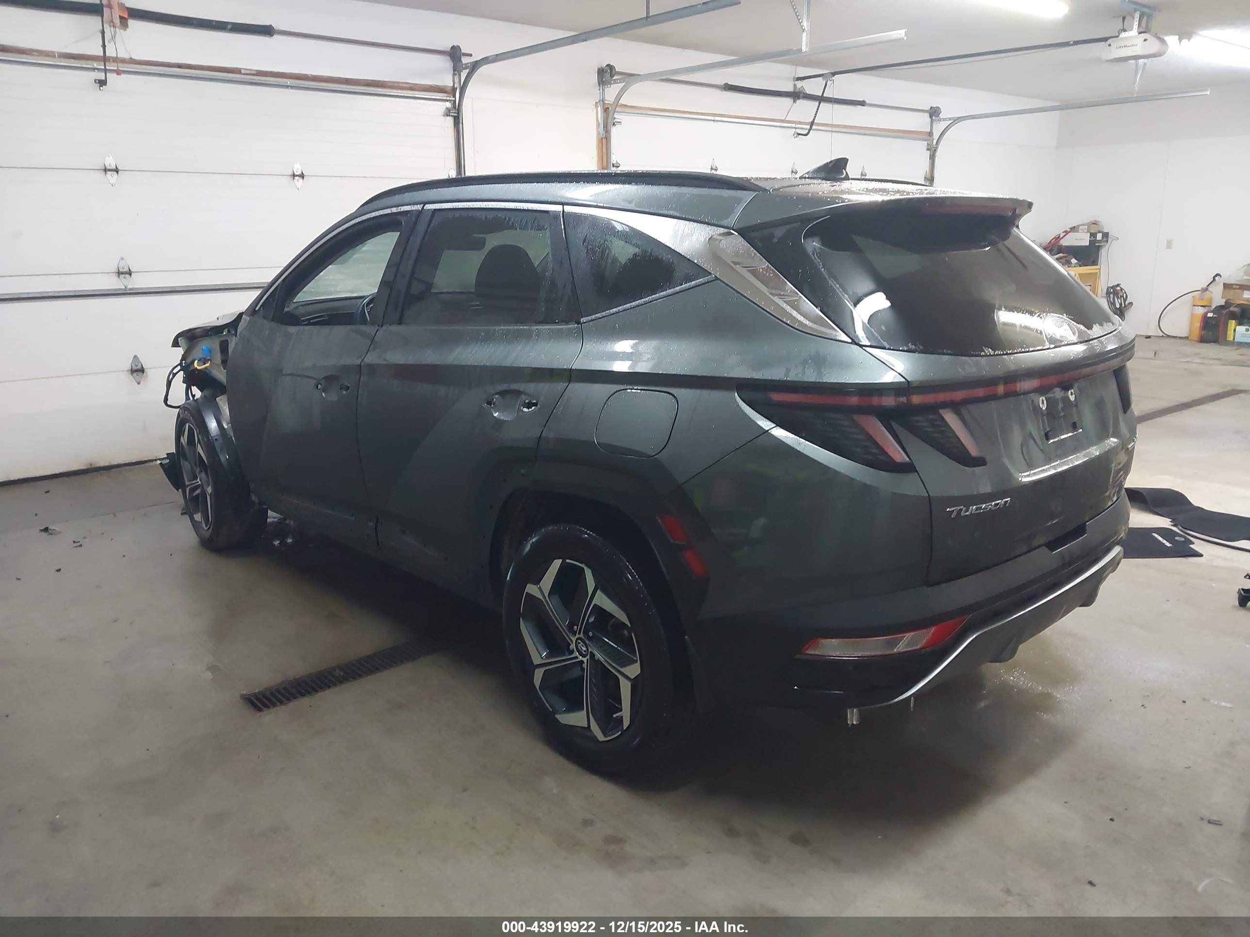 HYUNDAI TUCSON image 3