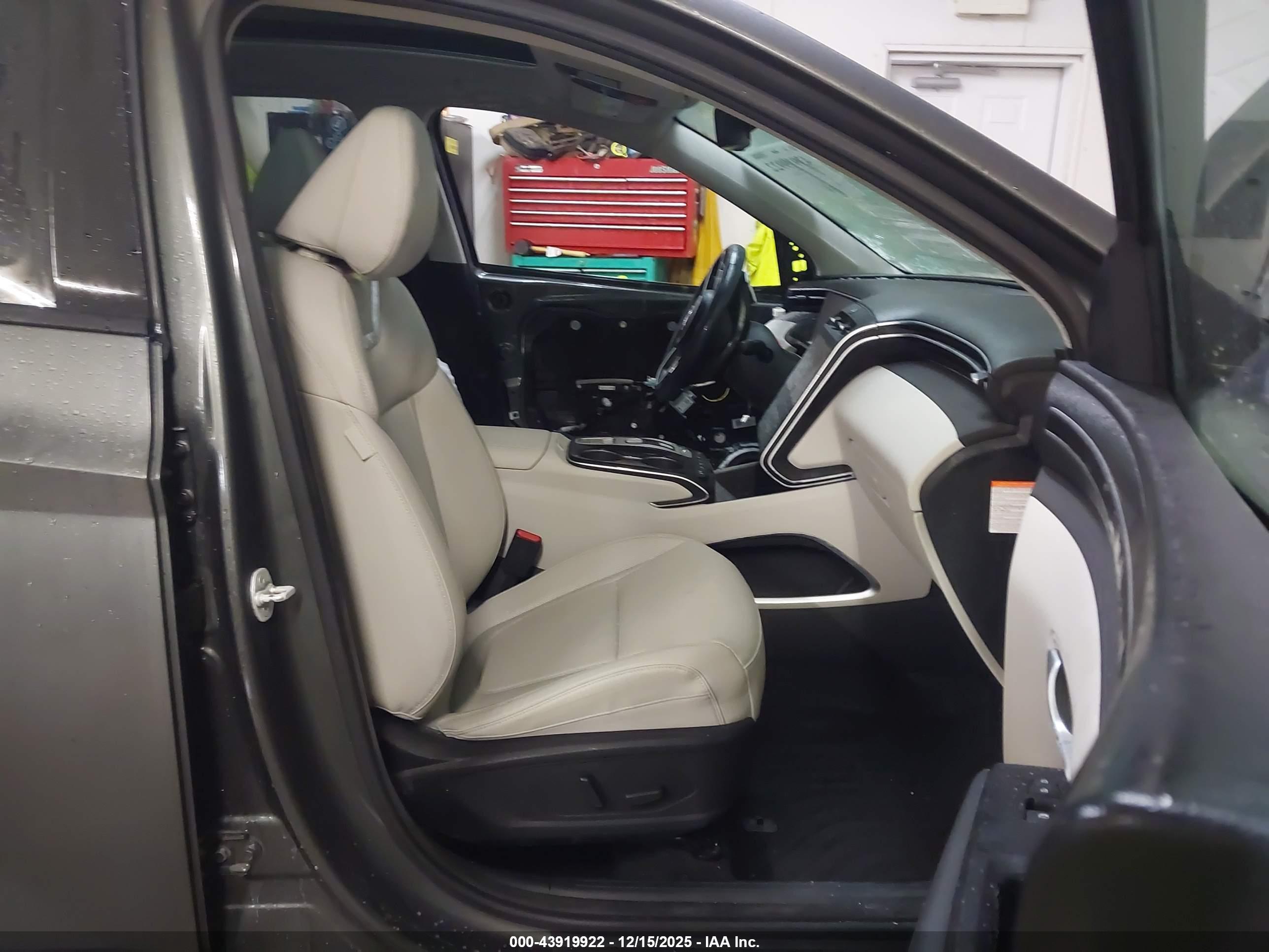 HYUNDAI TUCSON image 5