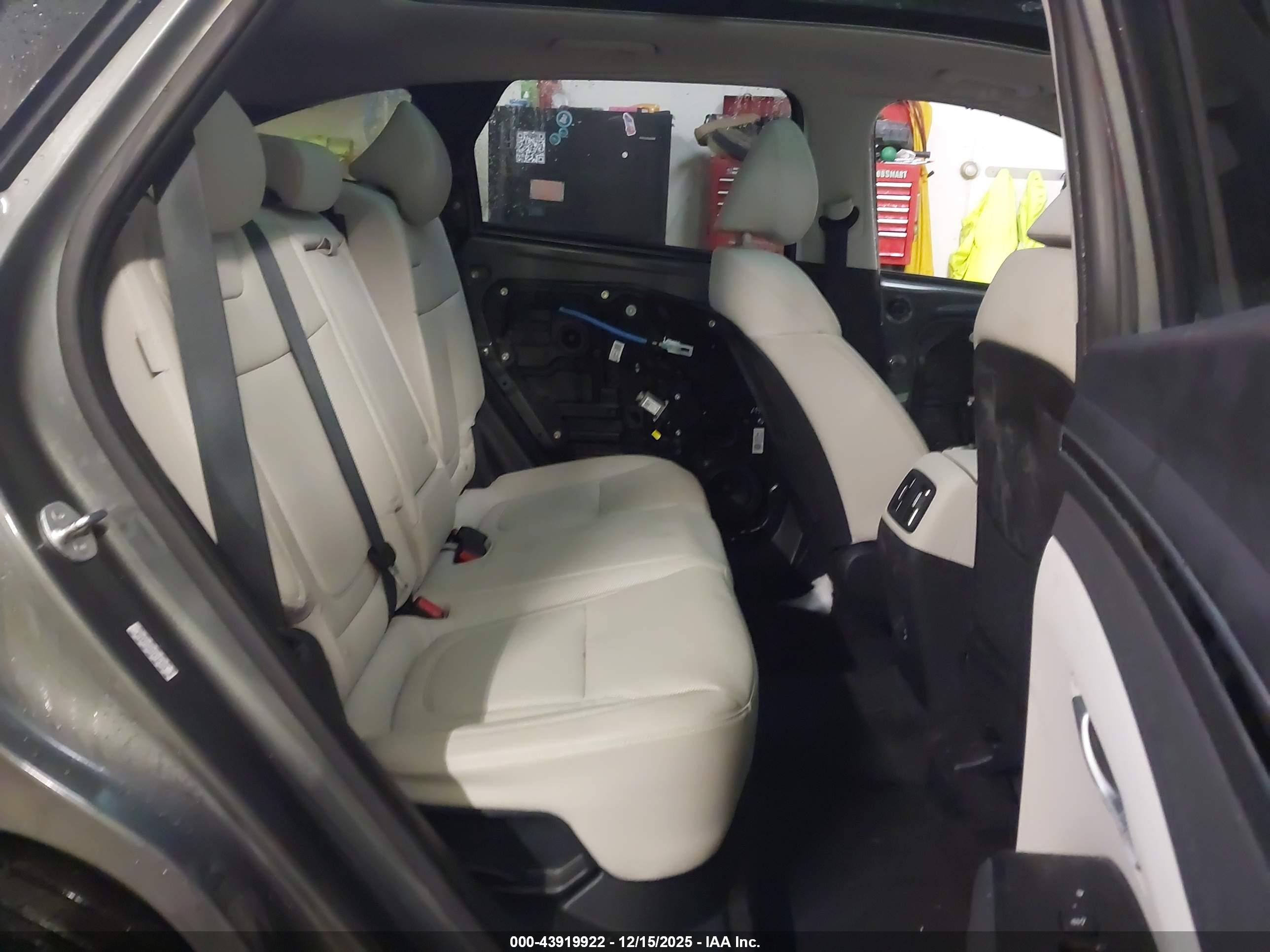 HYUNDAI TUCSON image 8