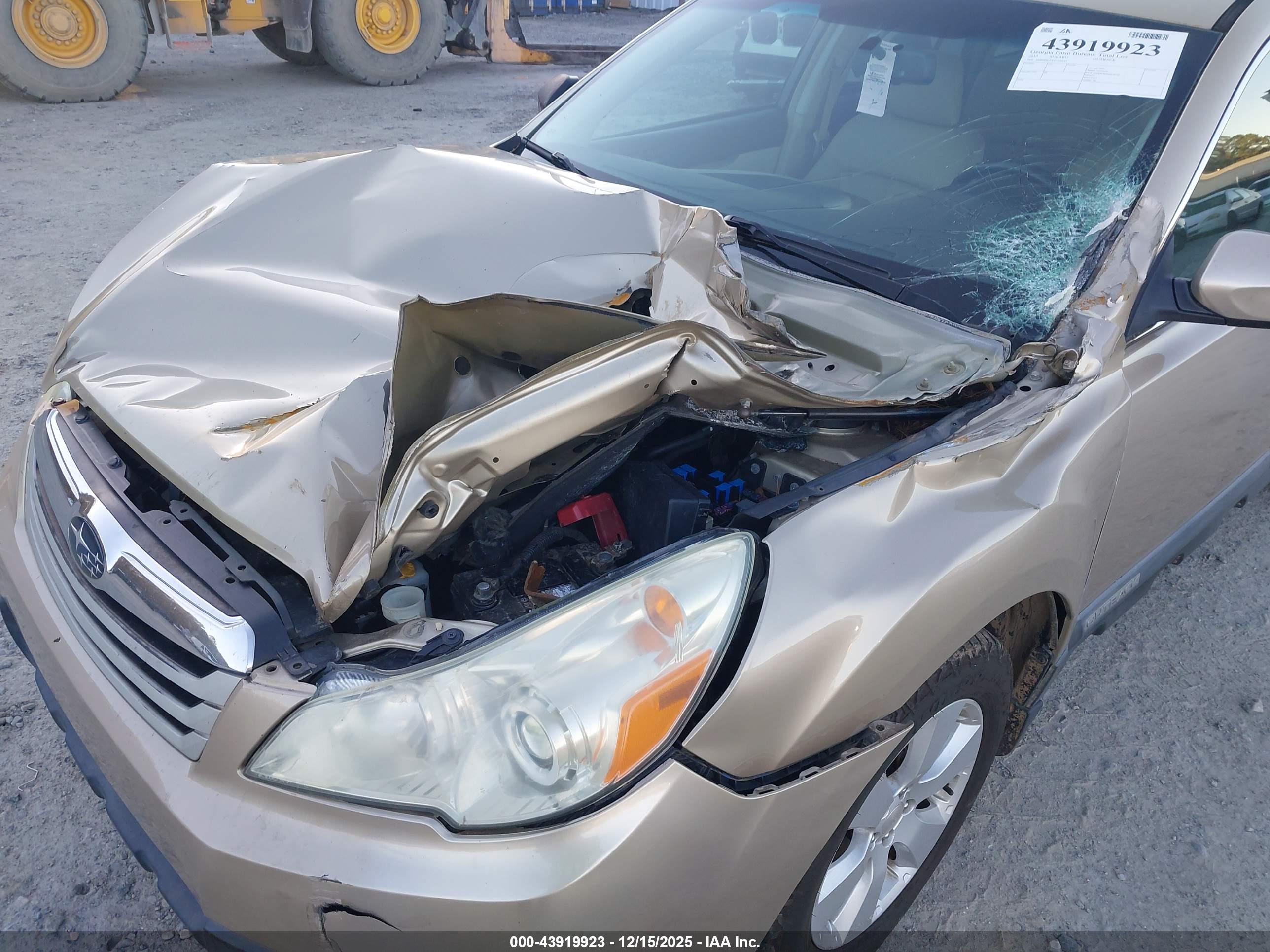 SUBARU OUTBACK image 6
