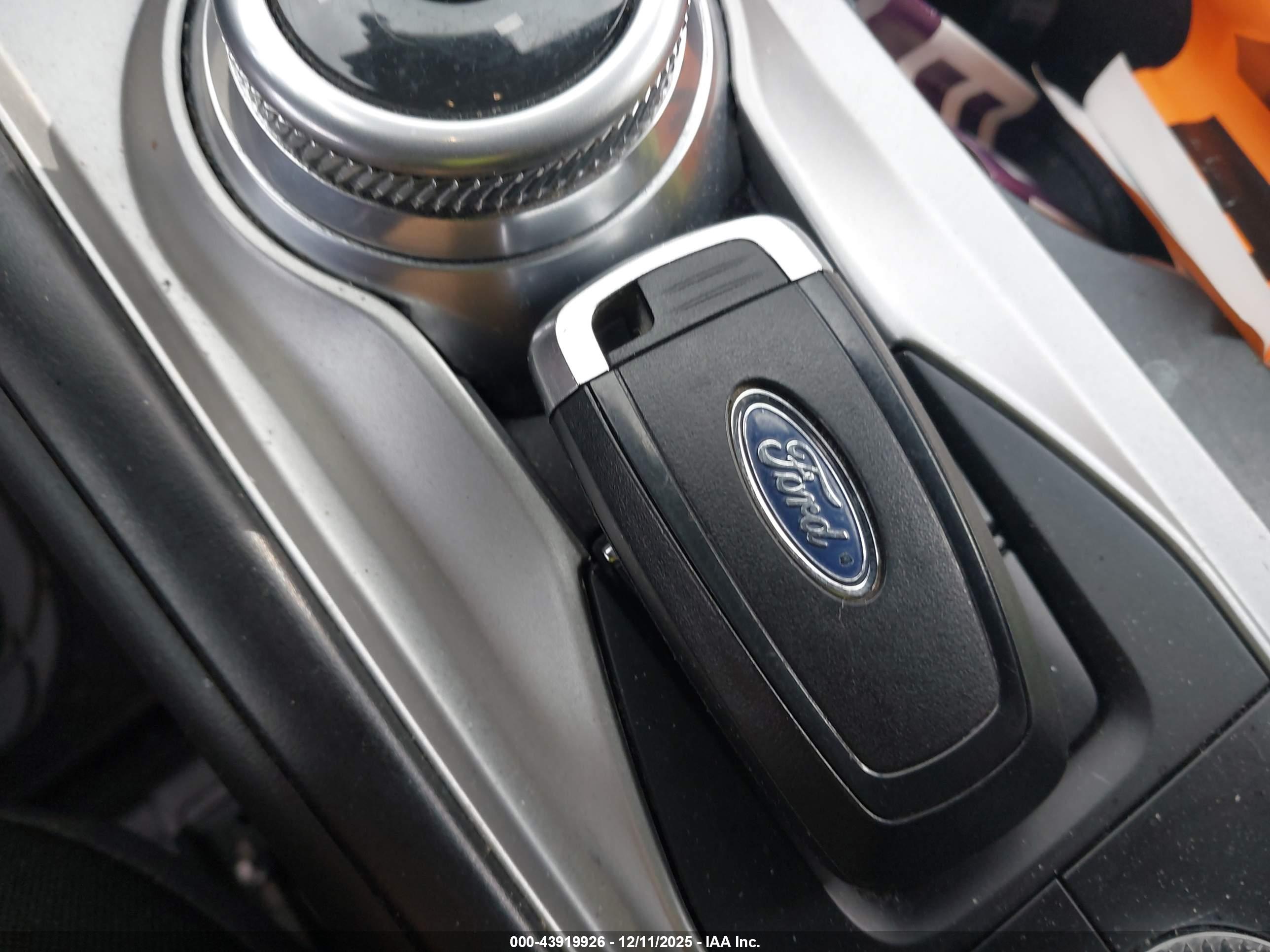 FORD EXPLORER image 11