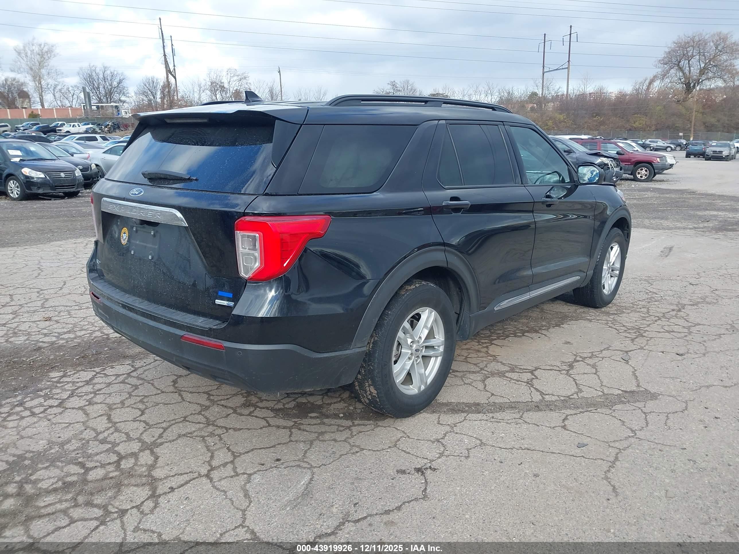 FORD EXPLORER image 4