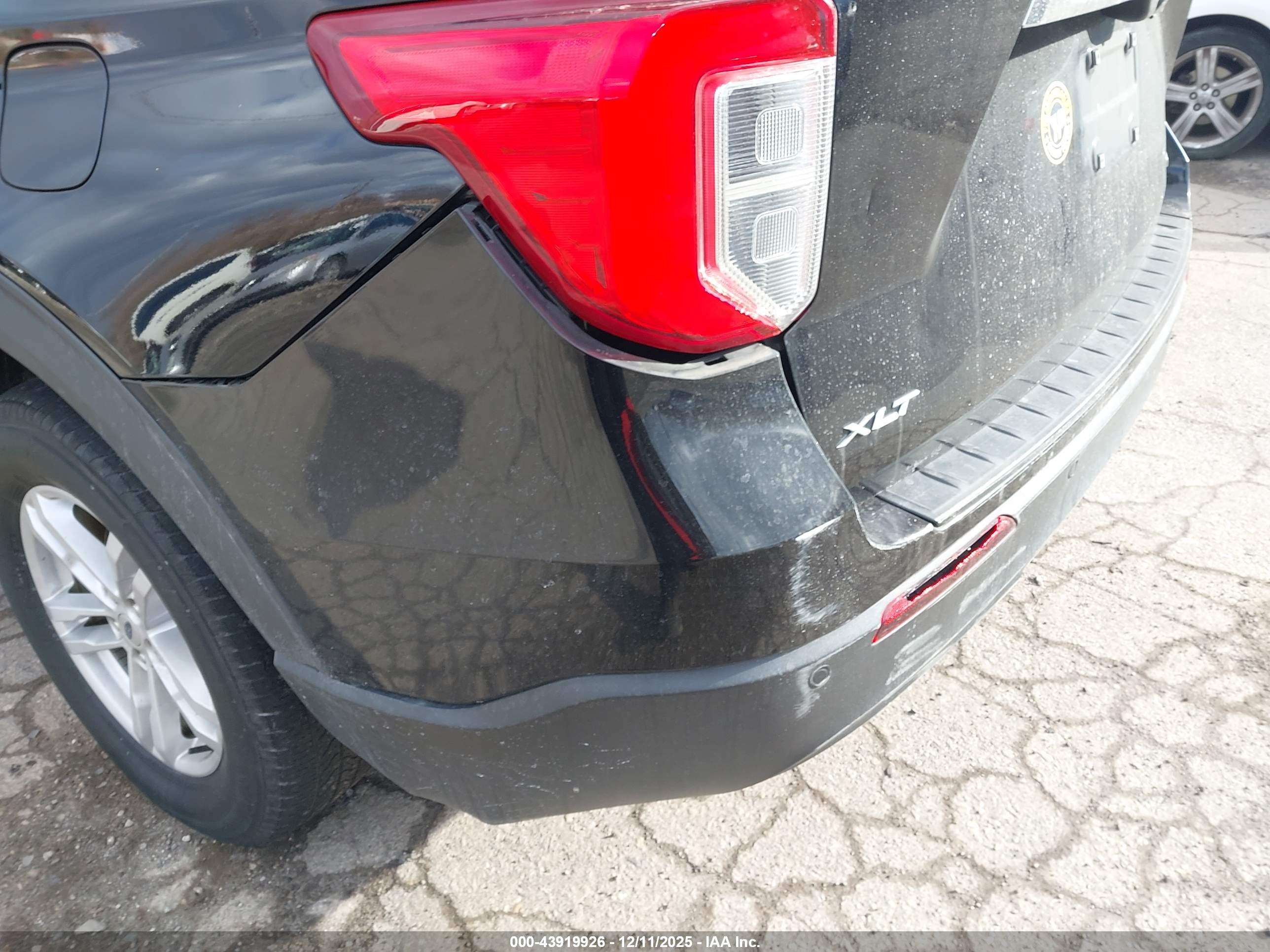 FORD EXPLORER image 6