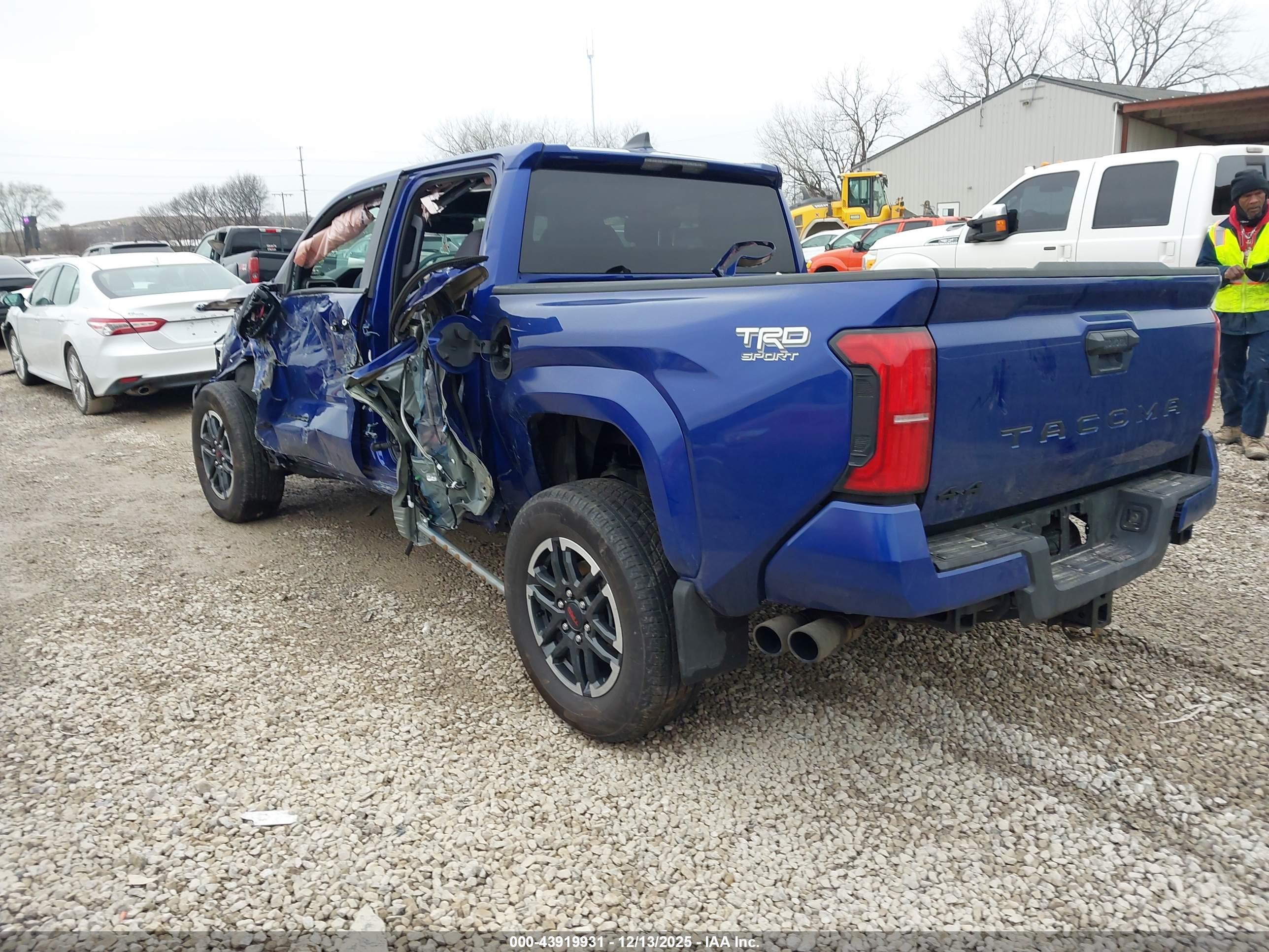 TOYOTA TACOMA image 3