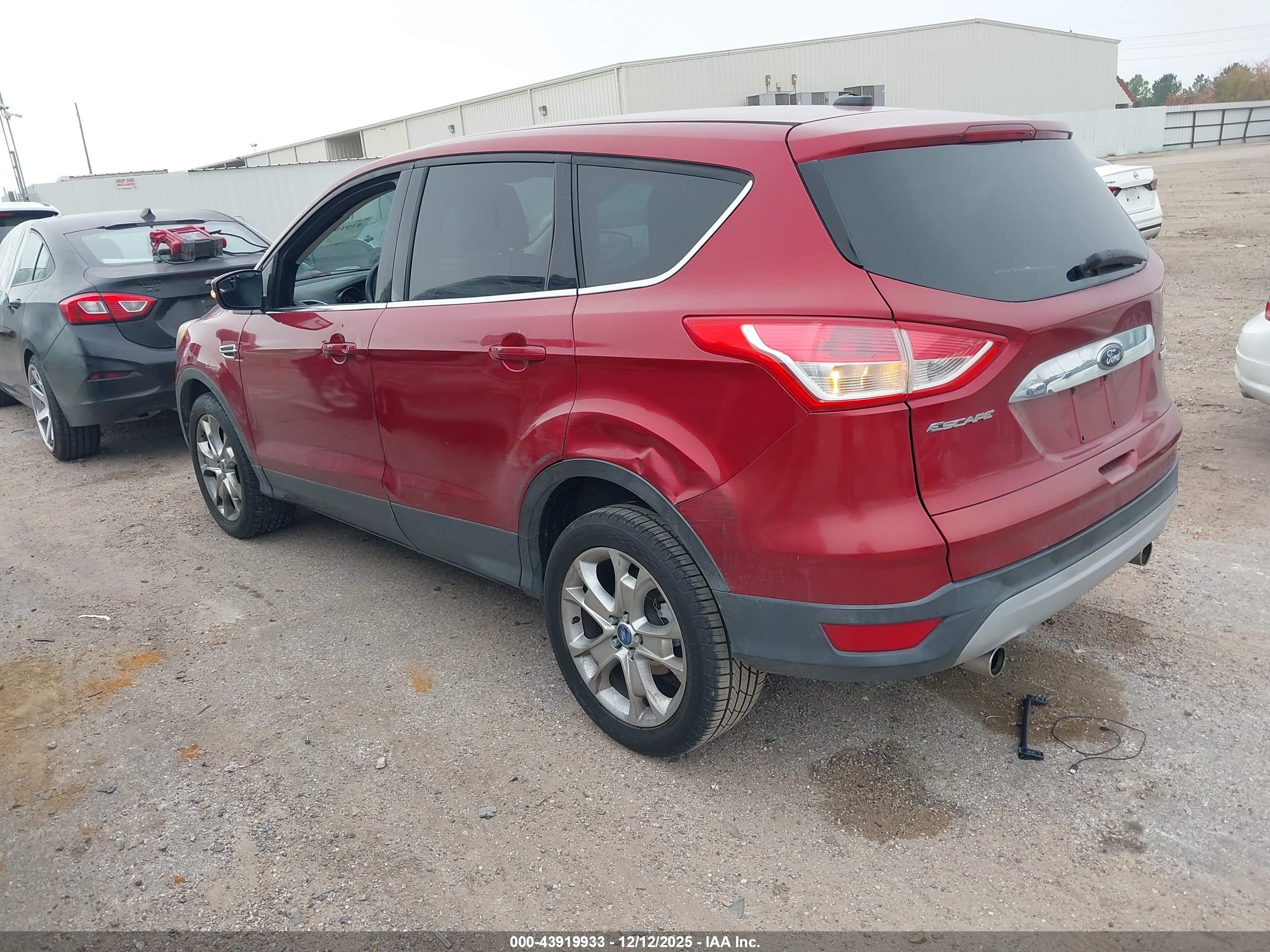 FORD ESCAPE image 3