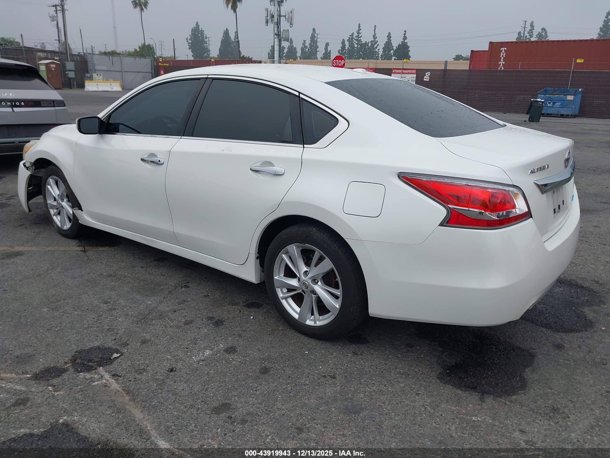 NISSAN ALTIMA image 3