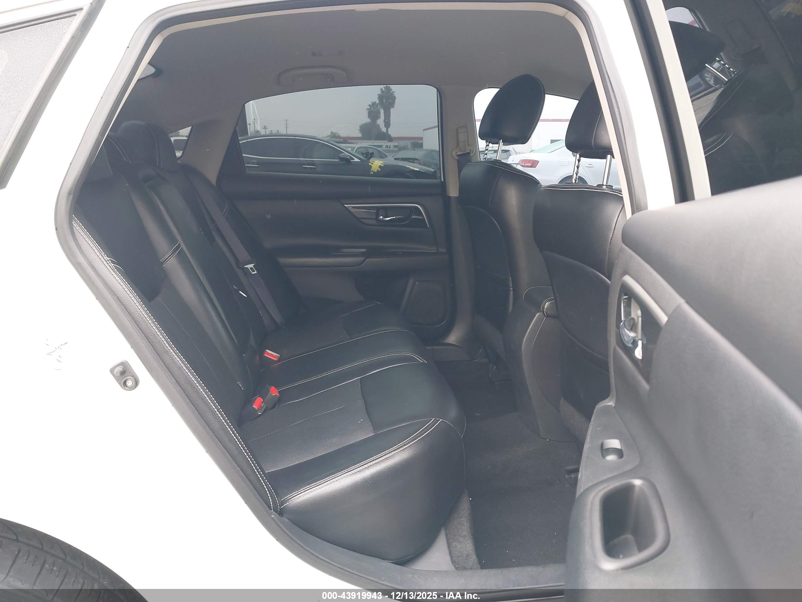 NISSAN ALTIMA image 8