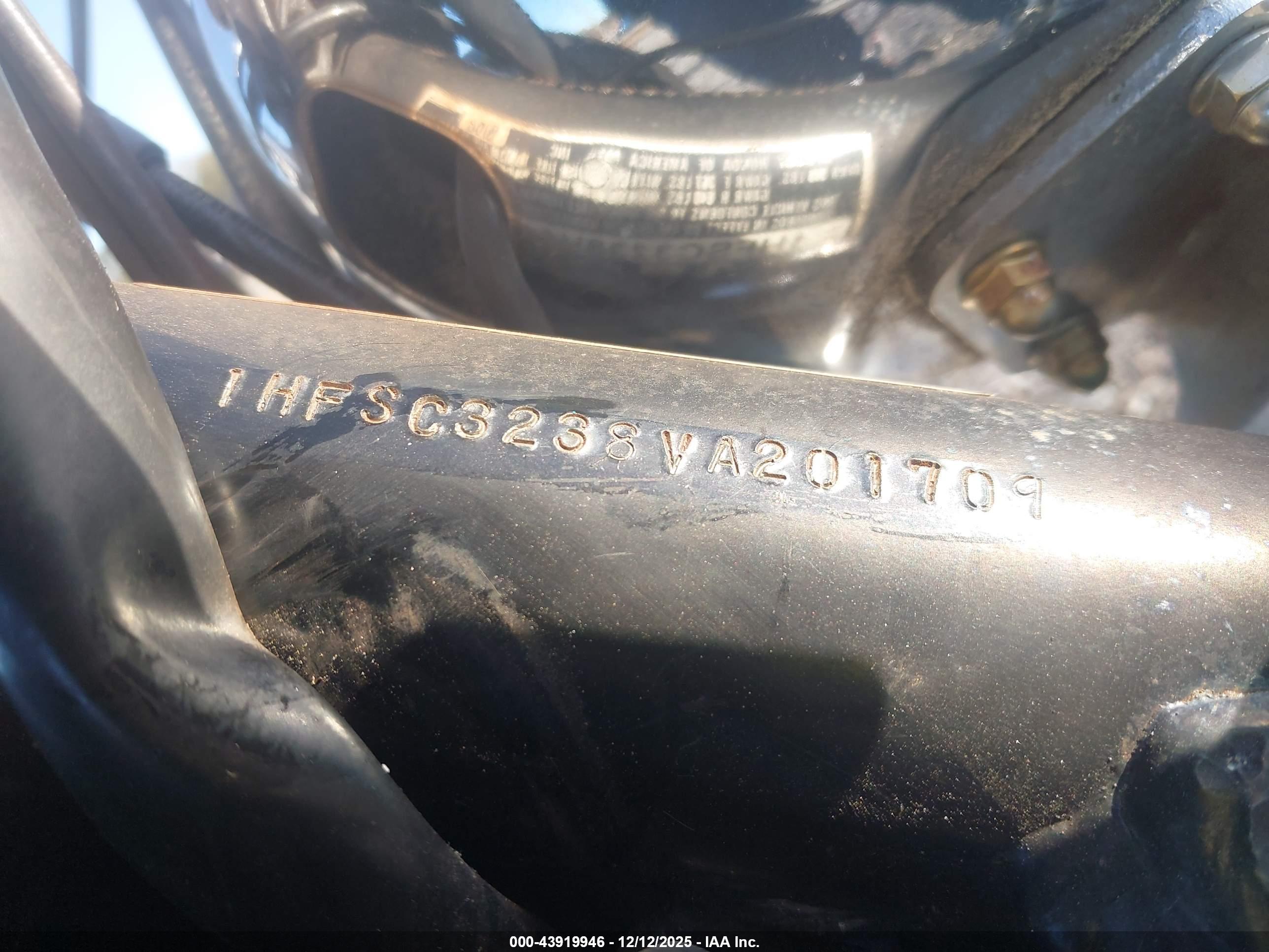 HONDA VT1100 image 10