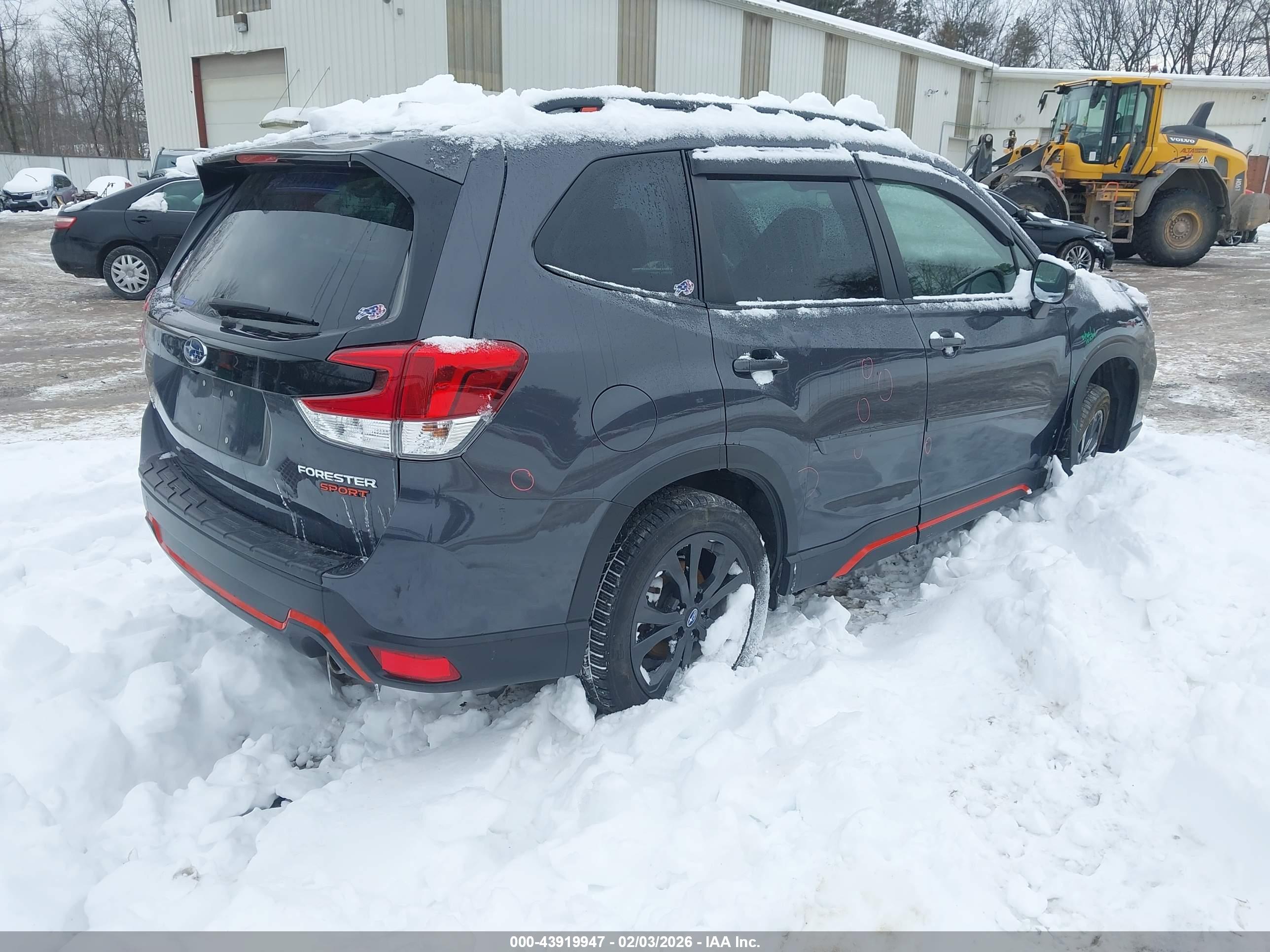 SUBARU FORESTER image 4
