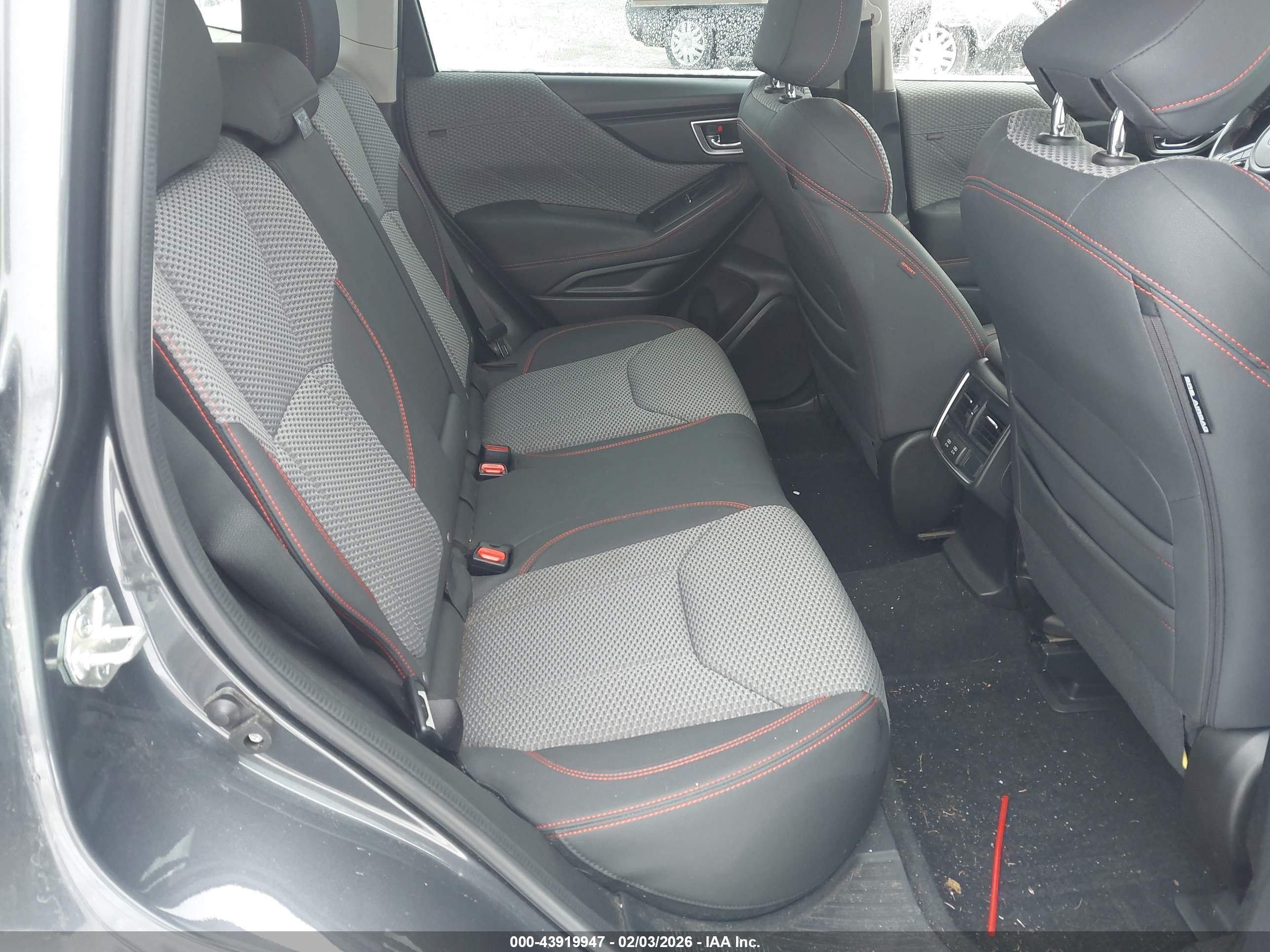 SUBARU FORESTER image 8