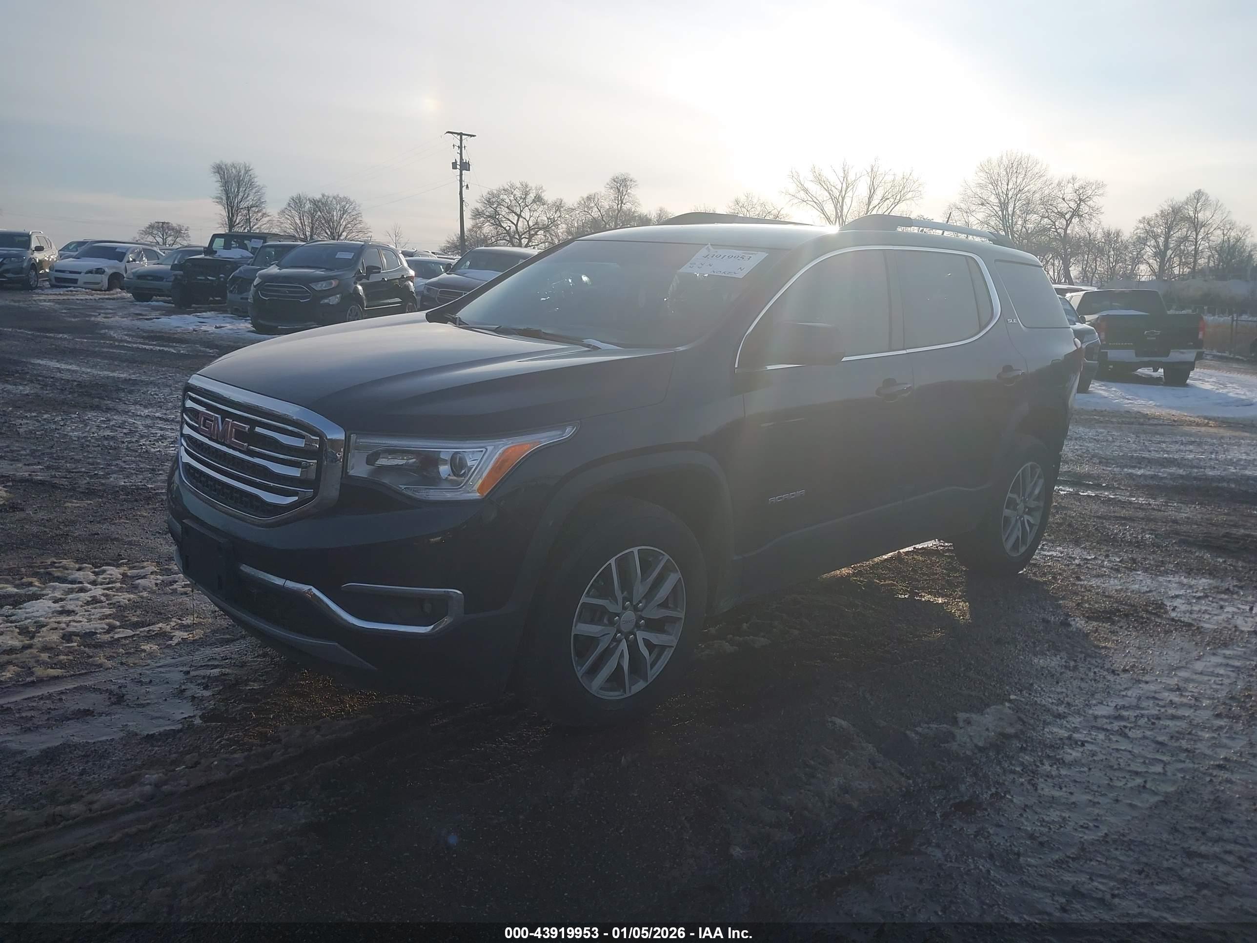 GMC ACADIA image 2