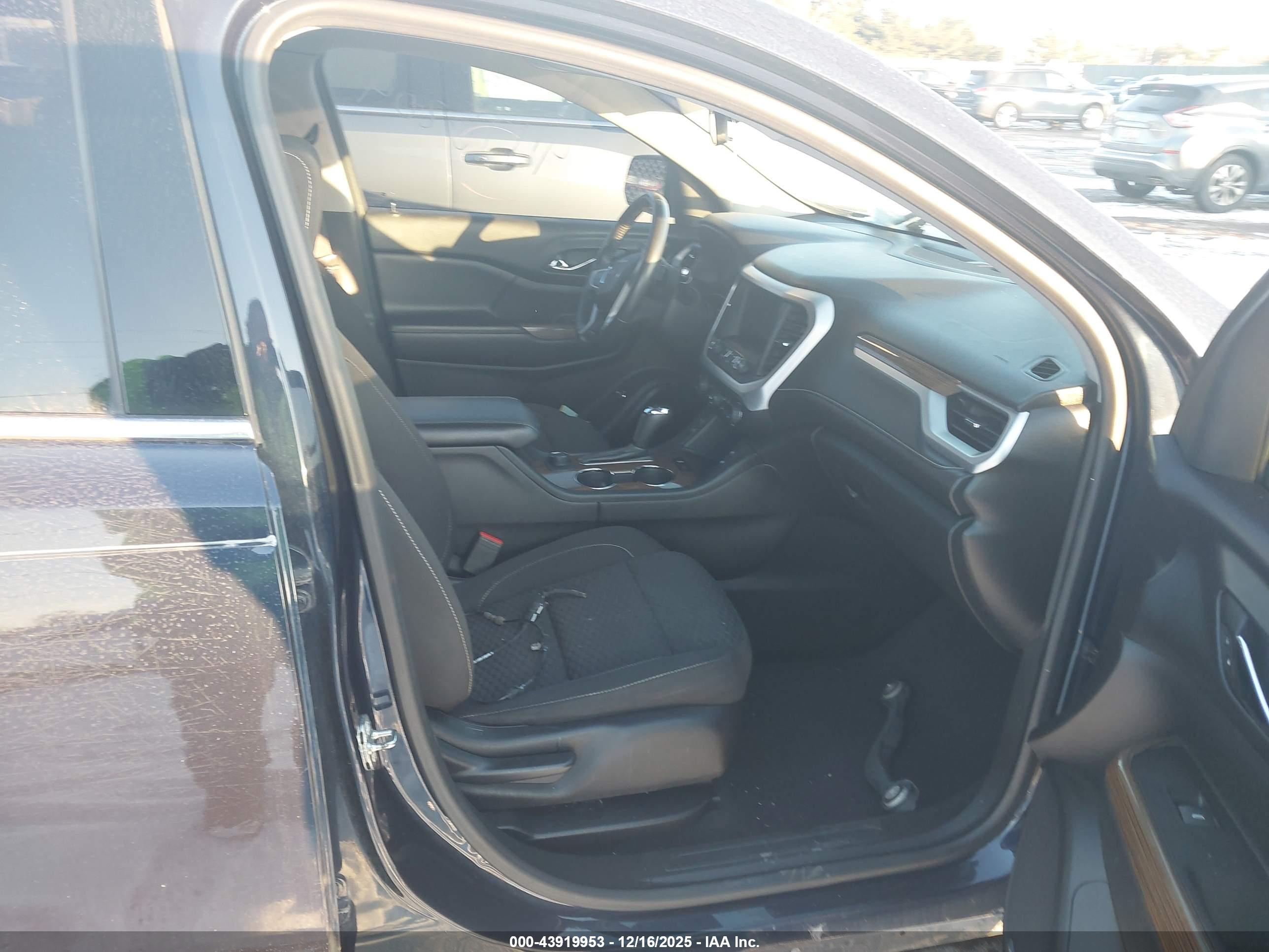 GMC ACADIA image 5