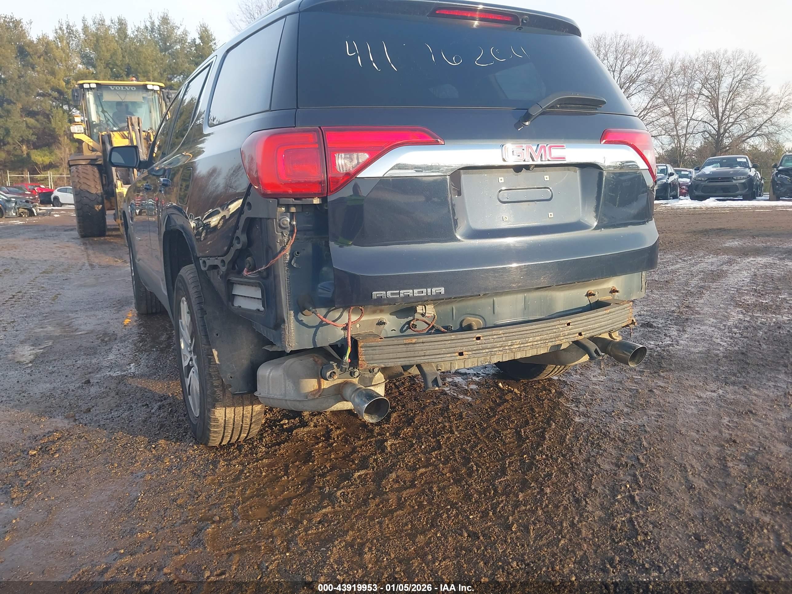 GMC ACADIA image 6