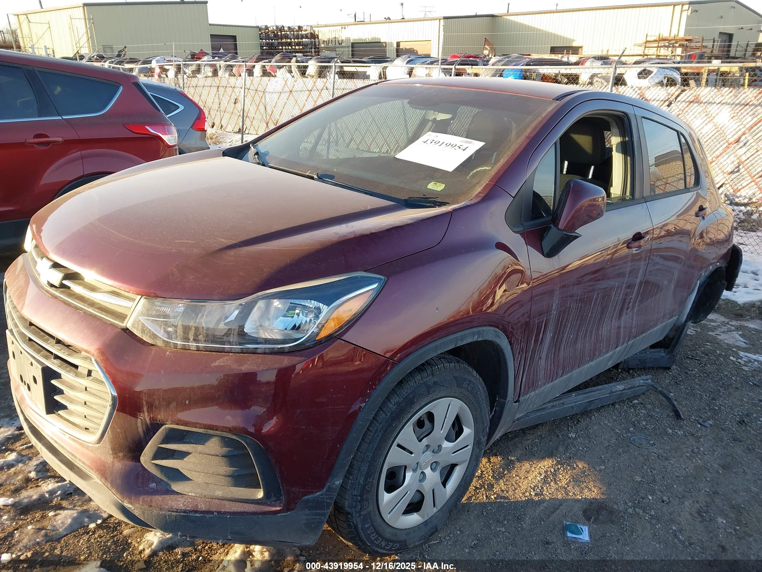 CHEVROLET TRAX image 2