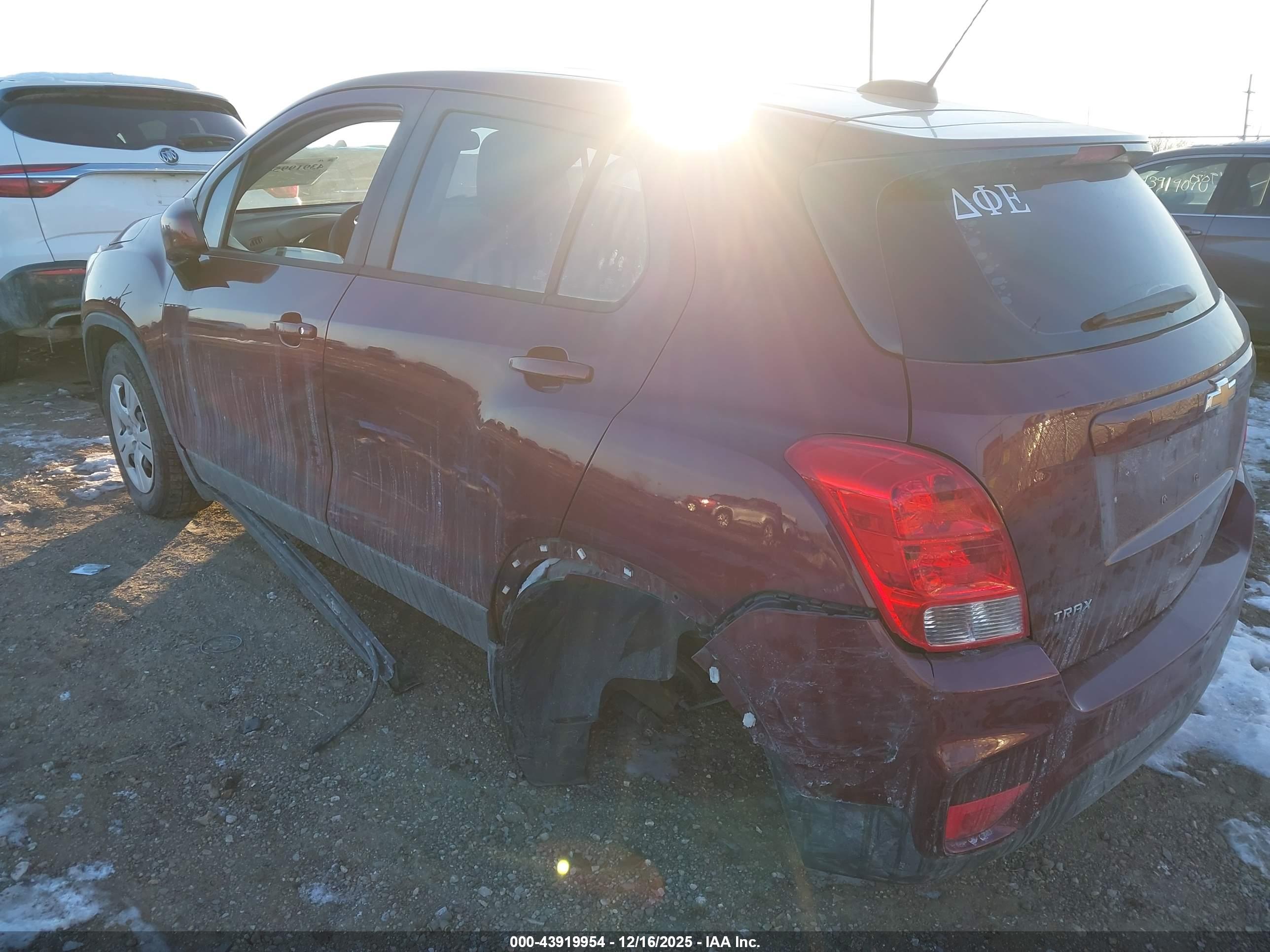 CHEVROLET TRAX image 3