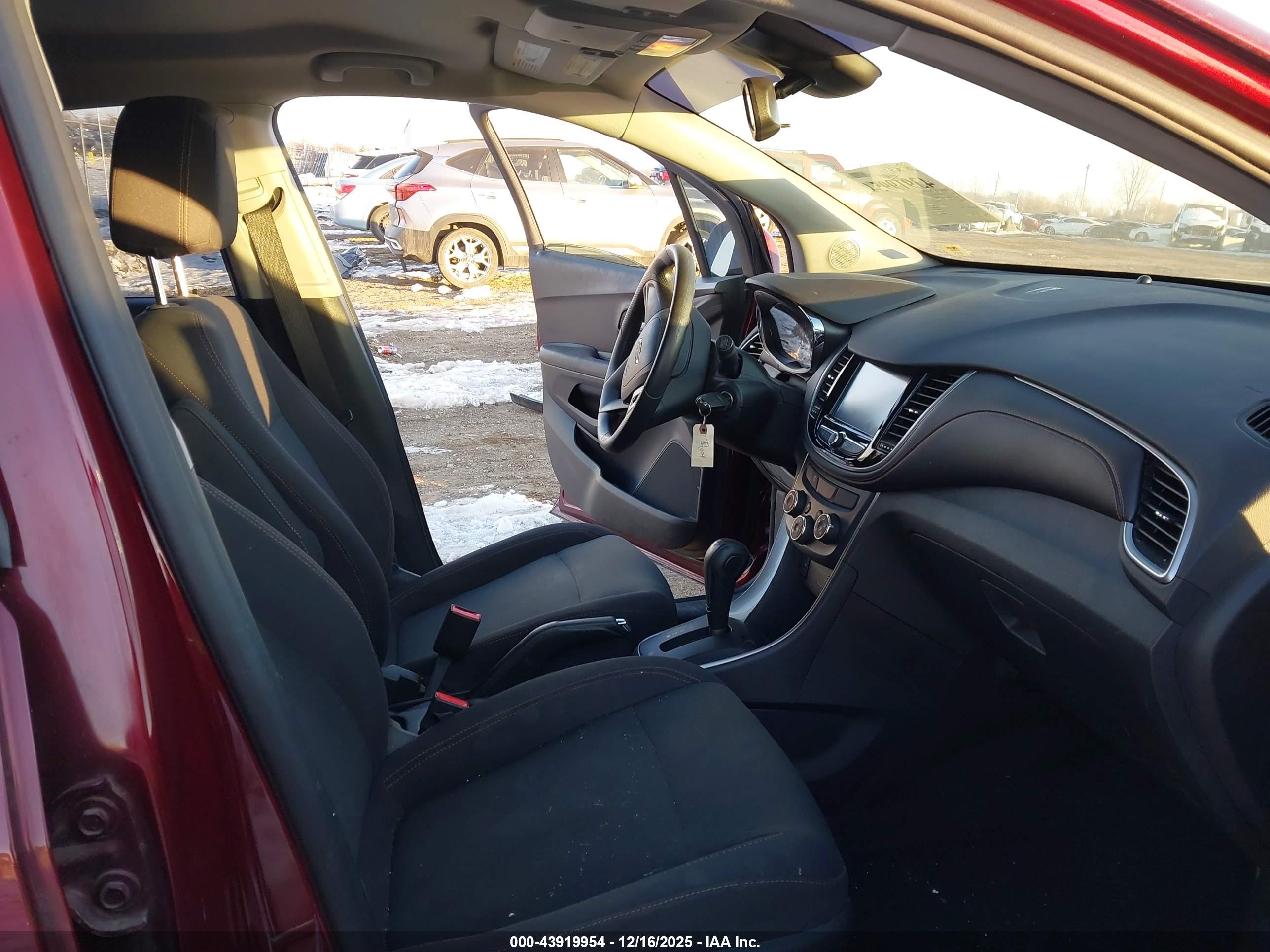 CHEVROLET TRAX image 5