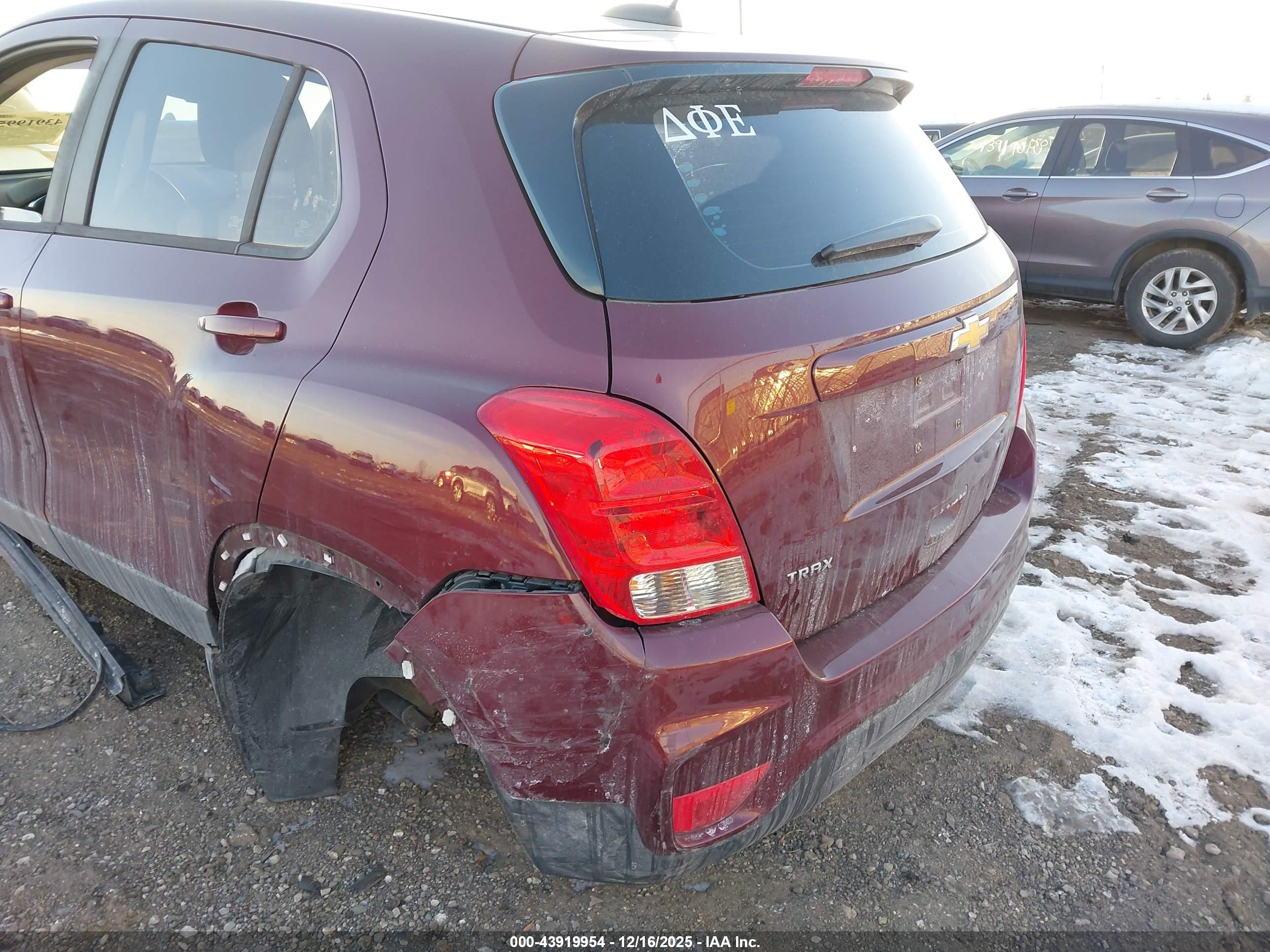 CHEVROLET TRAX image 6