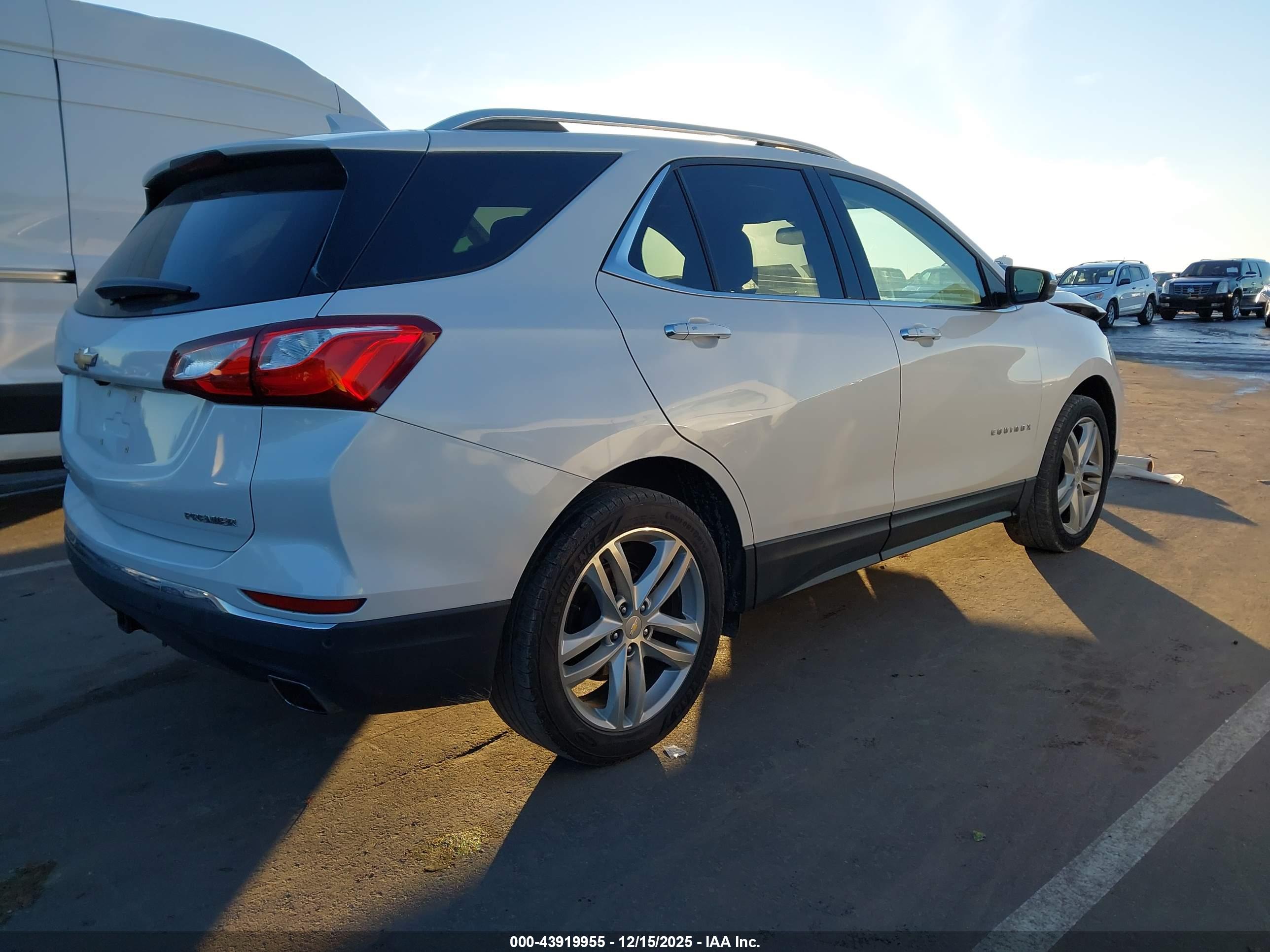 CHEVROLET EQUINOX image 4