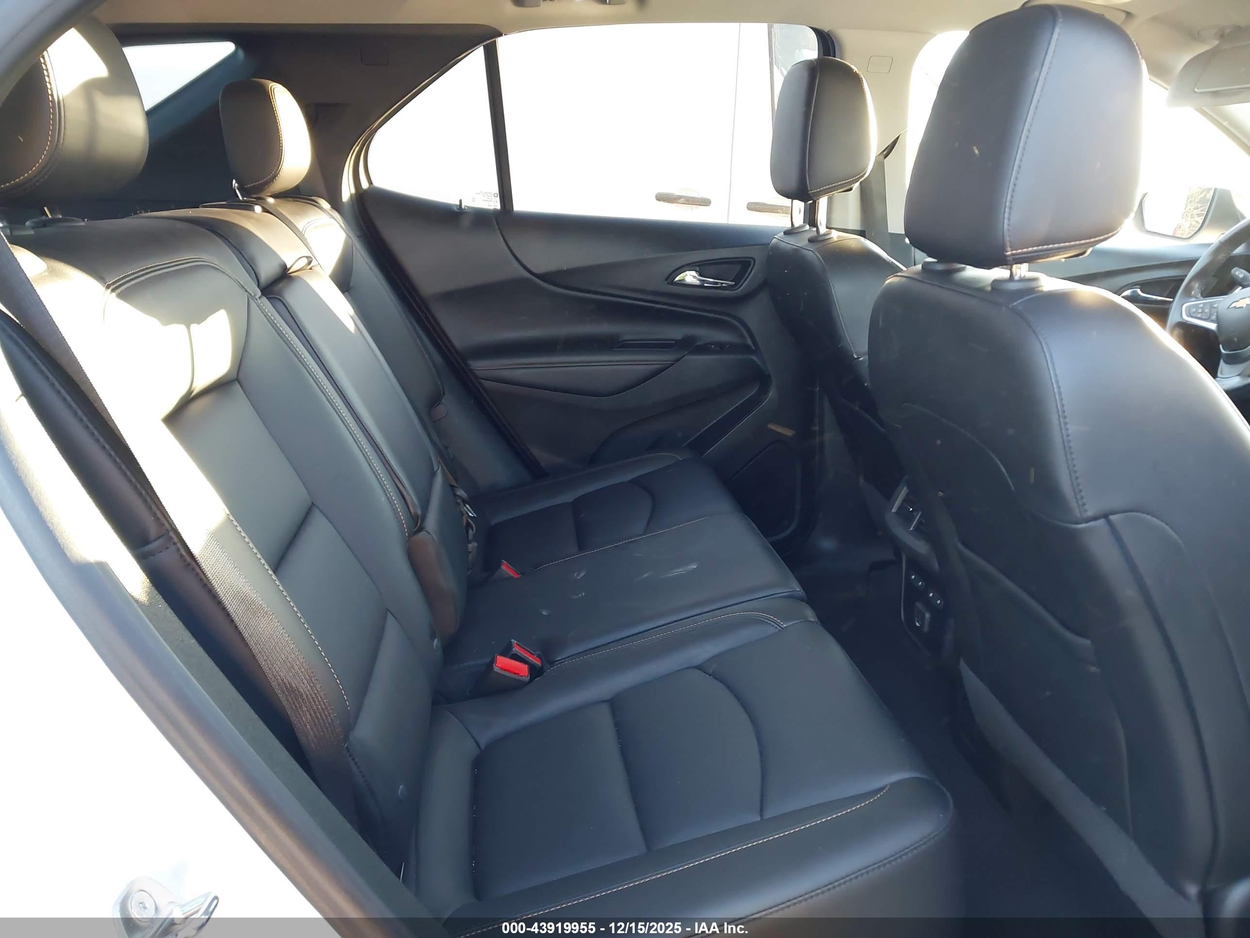 CHEVROLET EQUINOX image 8