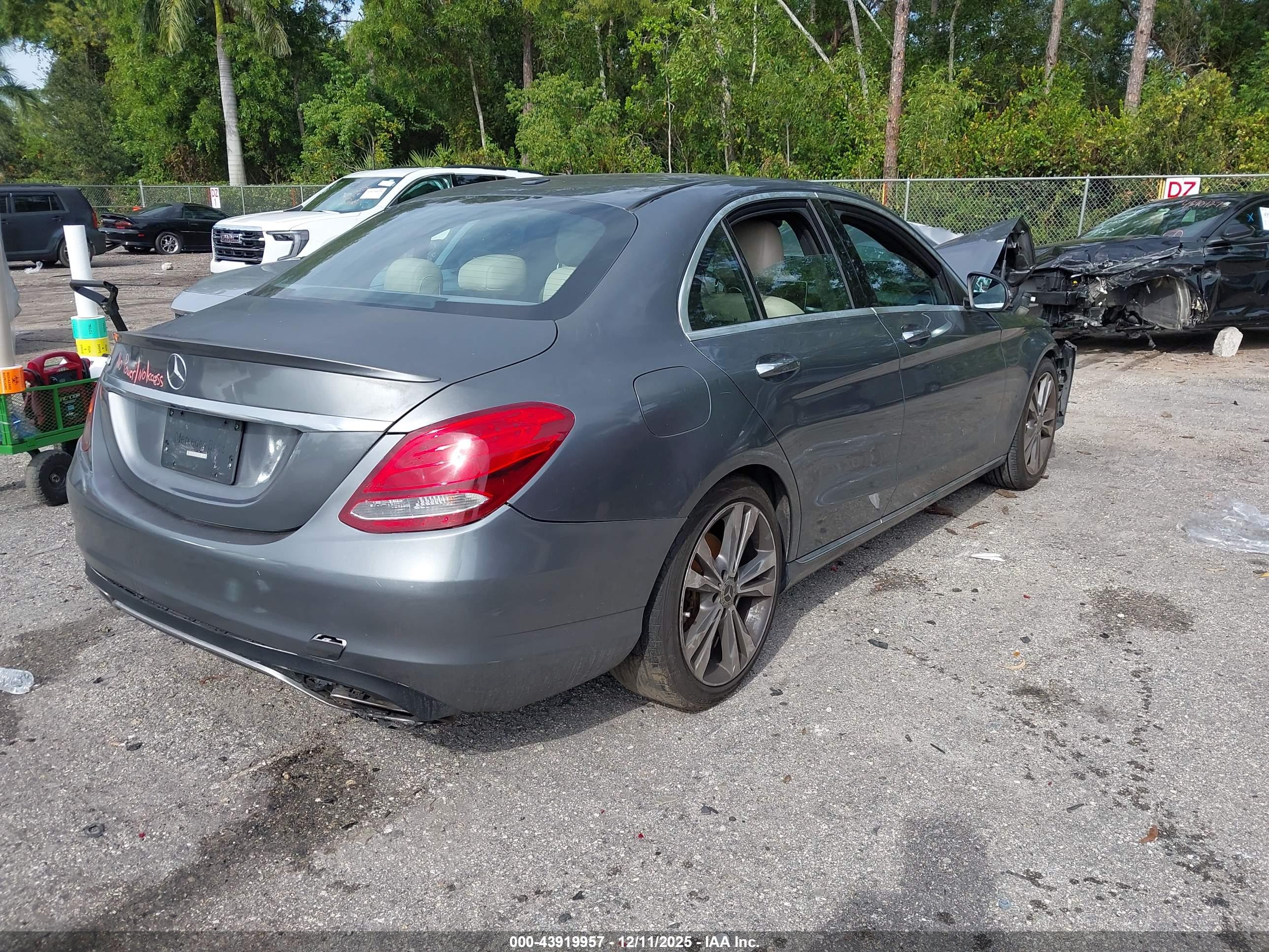 MERCEDES-BENZ C image 4
