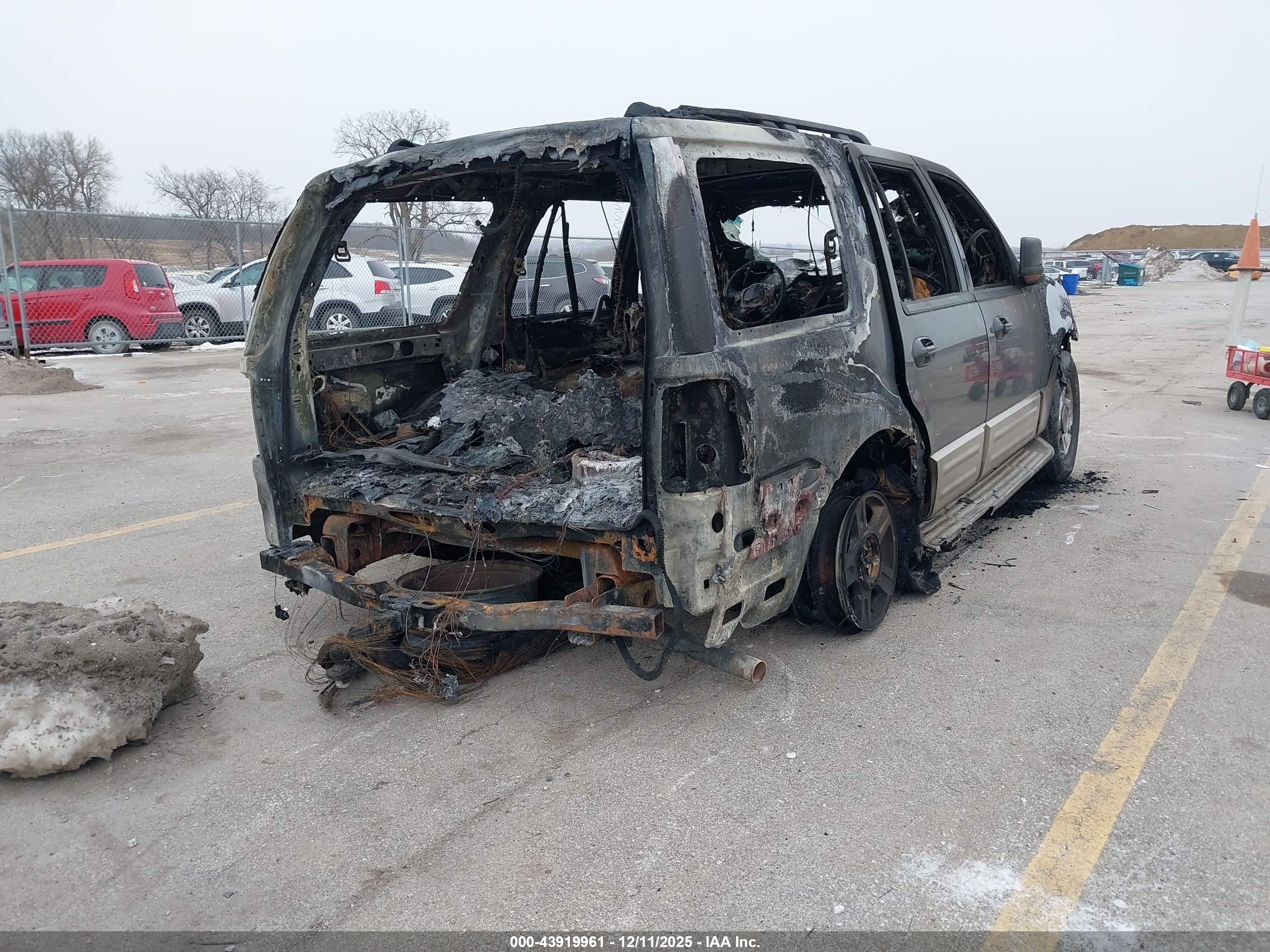 FORD EXPEDITION image 4