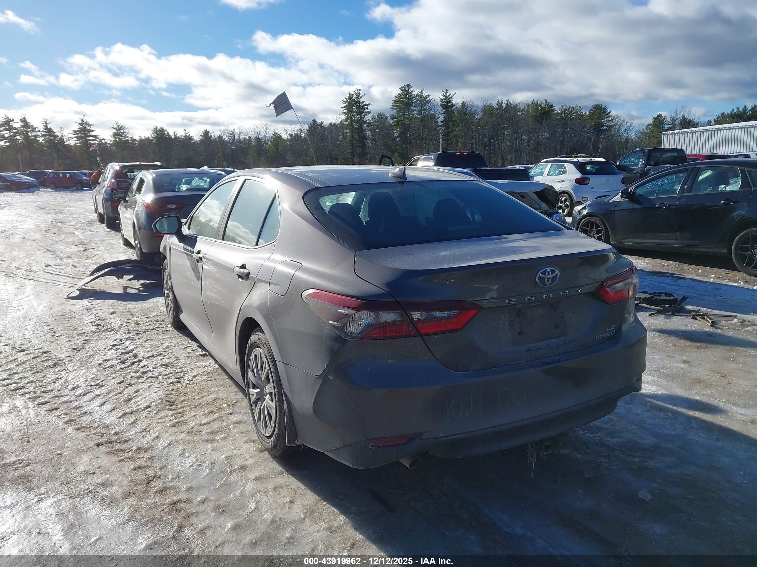 TOYOTA CAMRY image 3