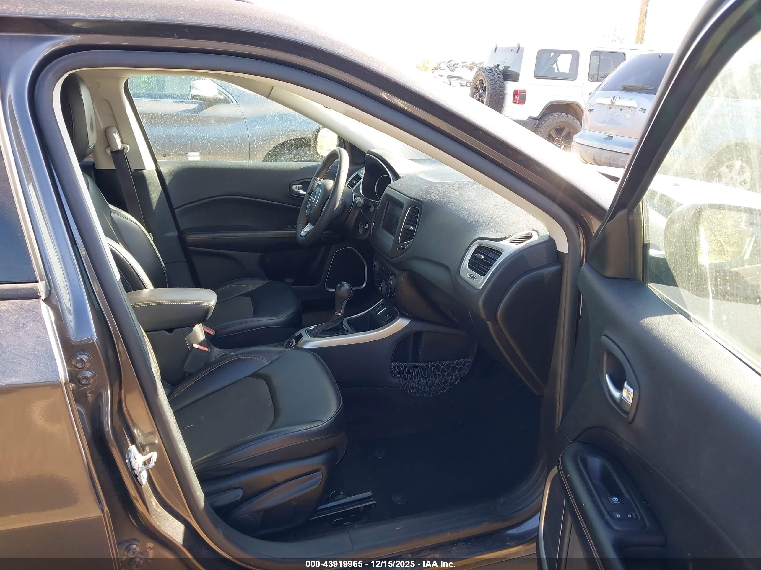 JEEP COMPASS image 5
