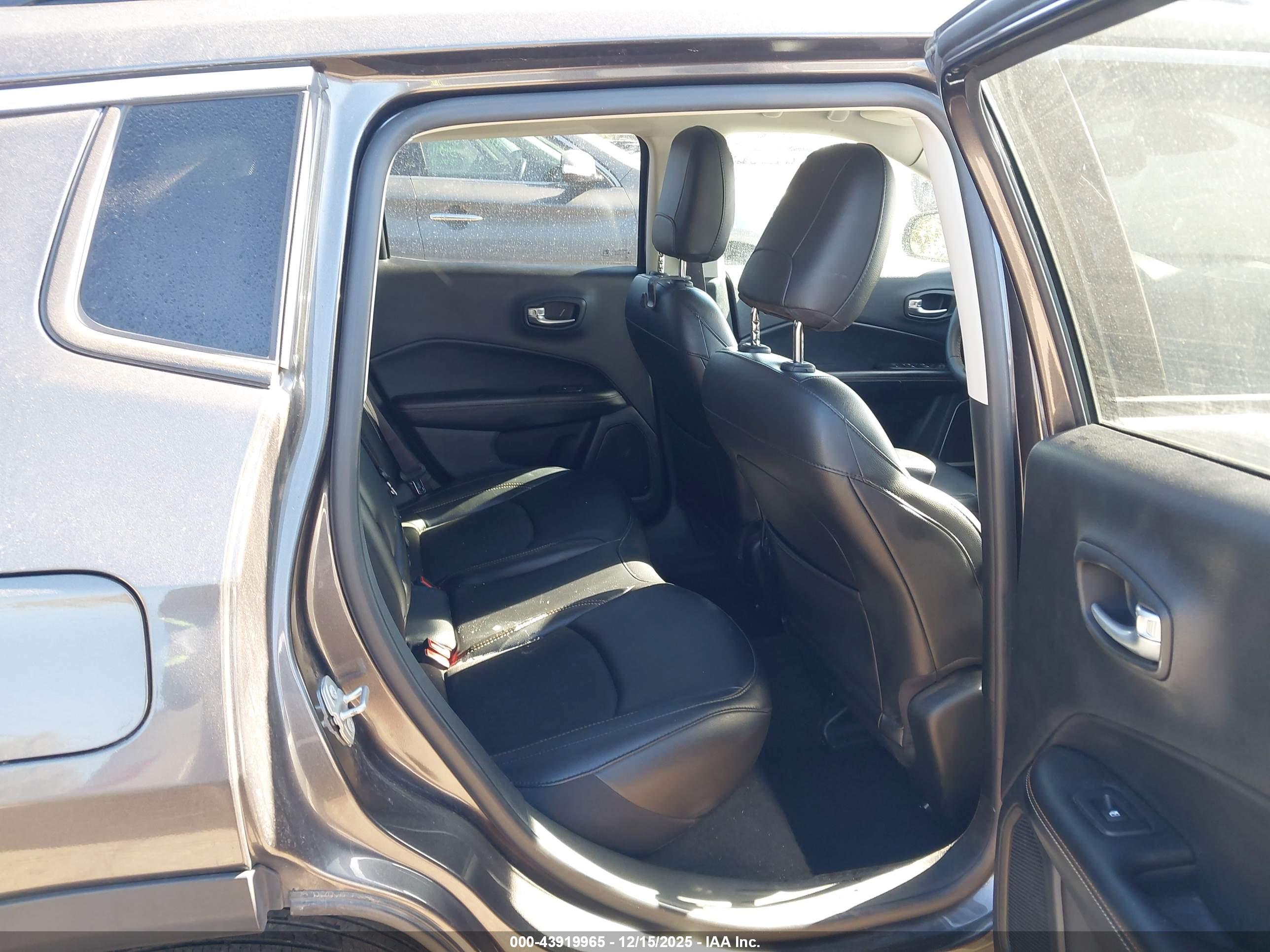 JEEP COMPASS image 8