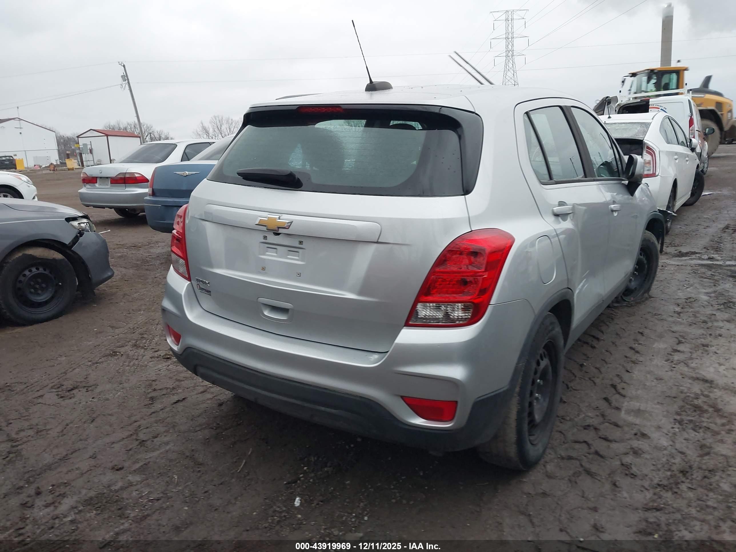 CHEVROLET TRAX image 4