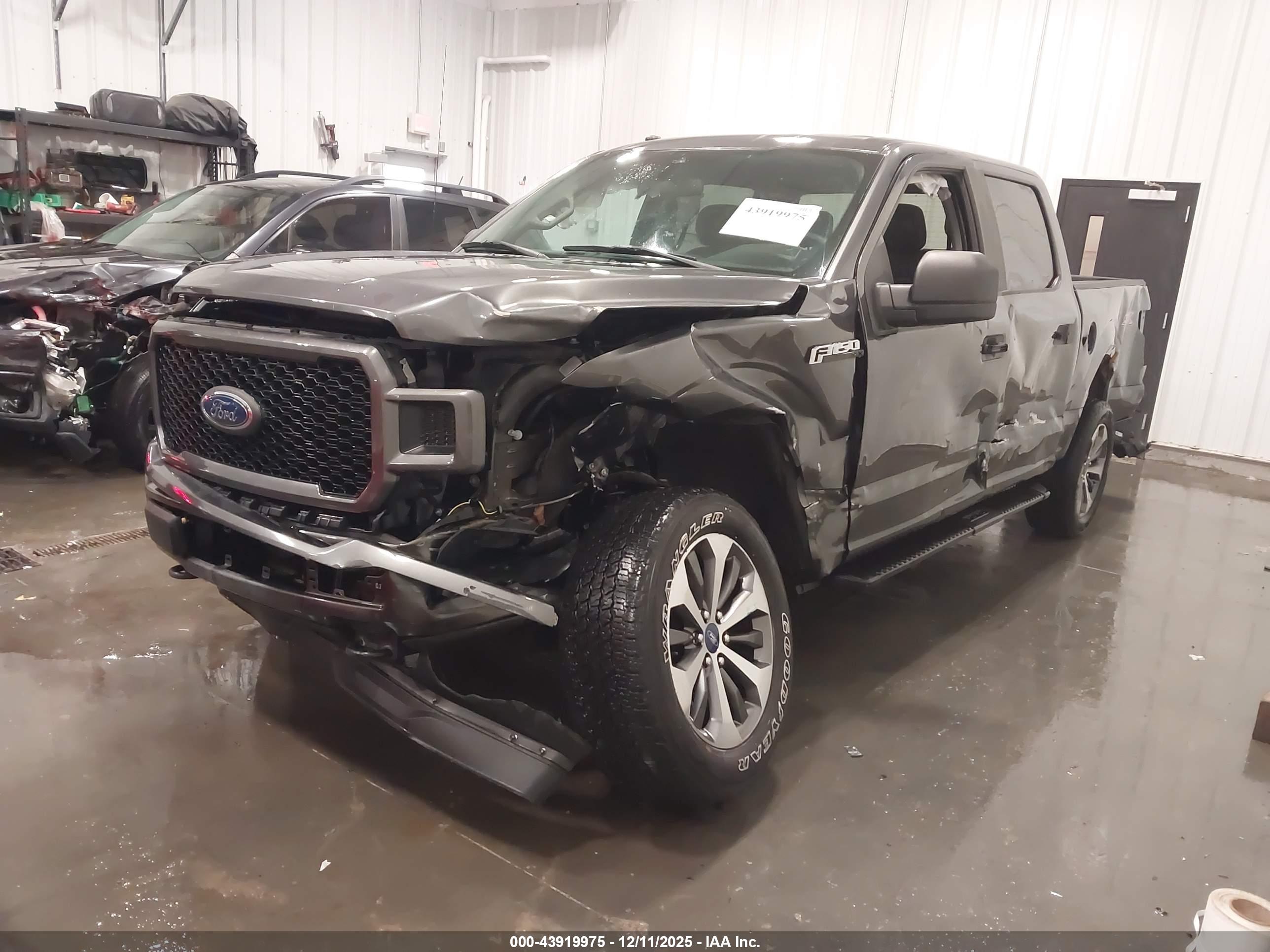 FORD F-150 image 2