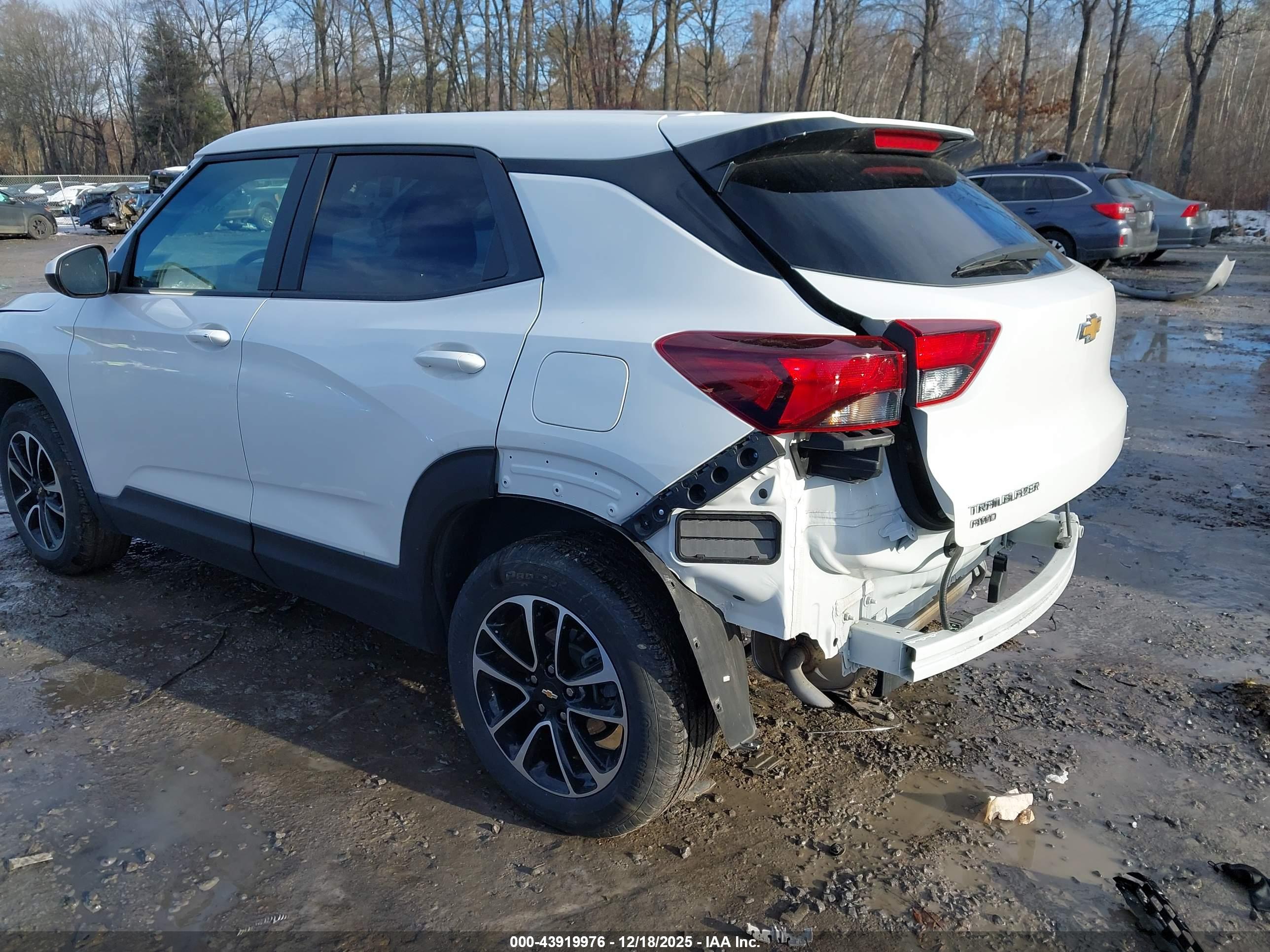 CHEVROLET TRAILBLAZER image 3