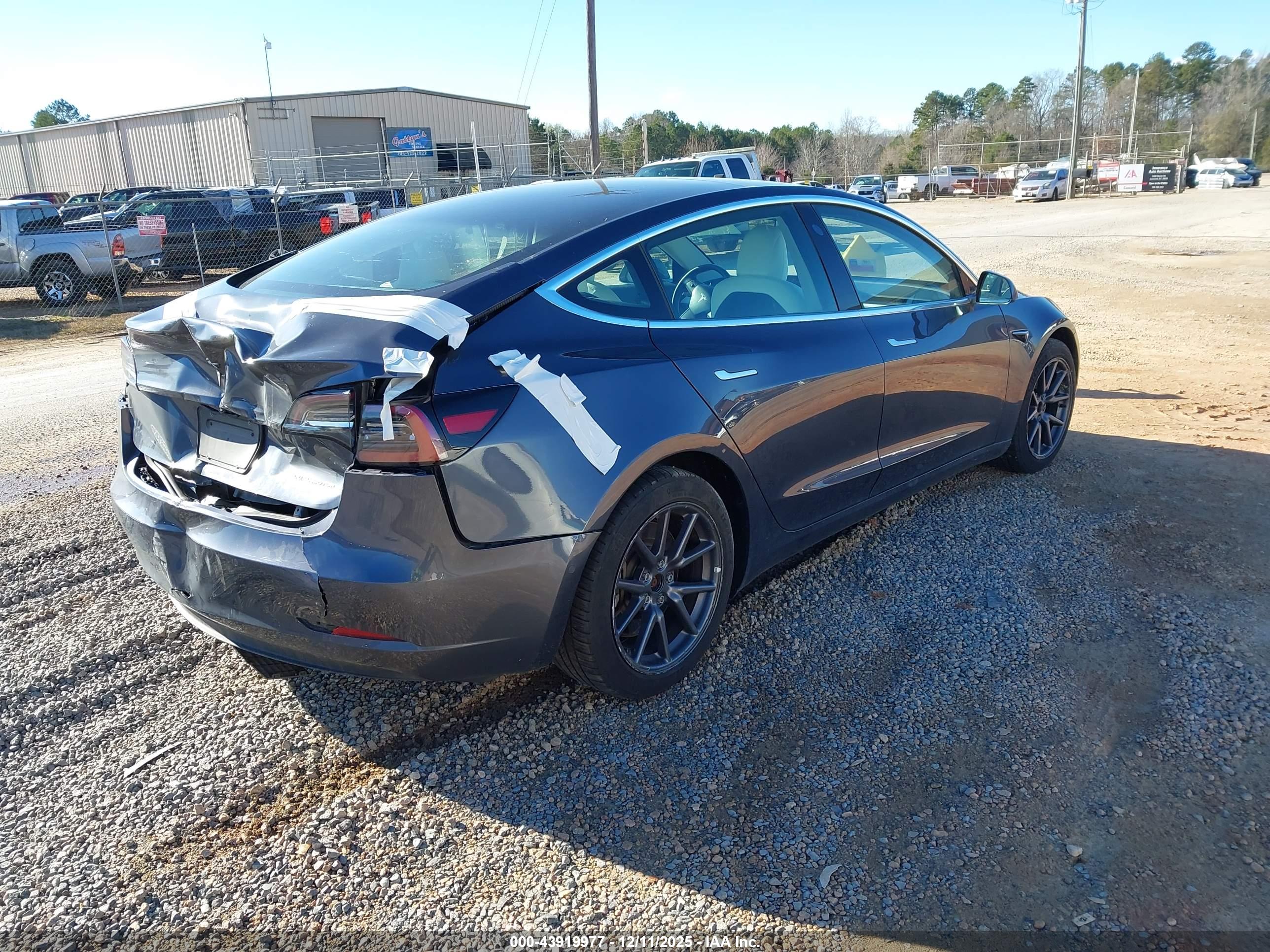 TESLA MODEL image 4