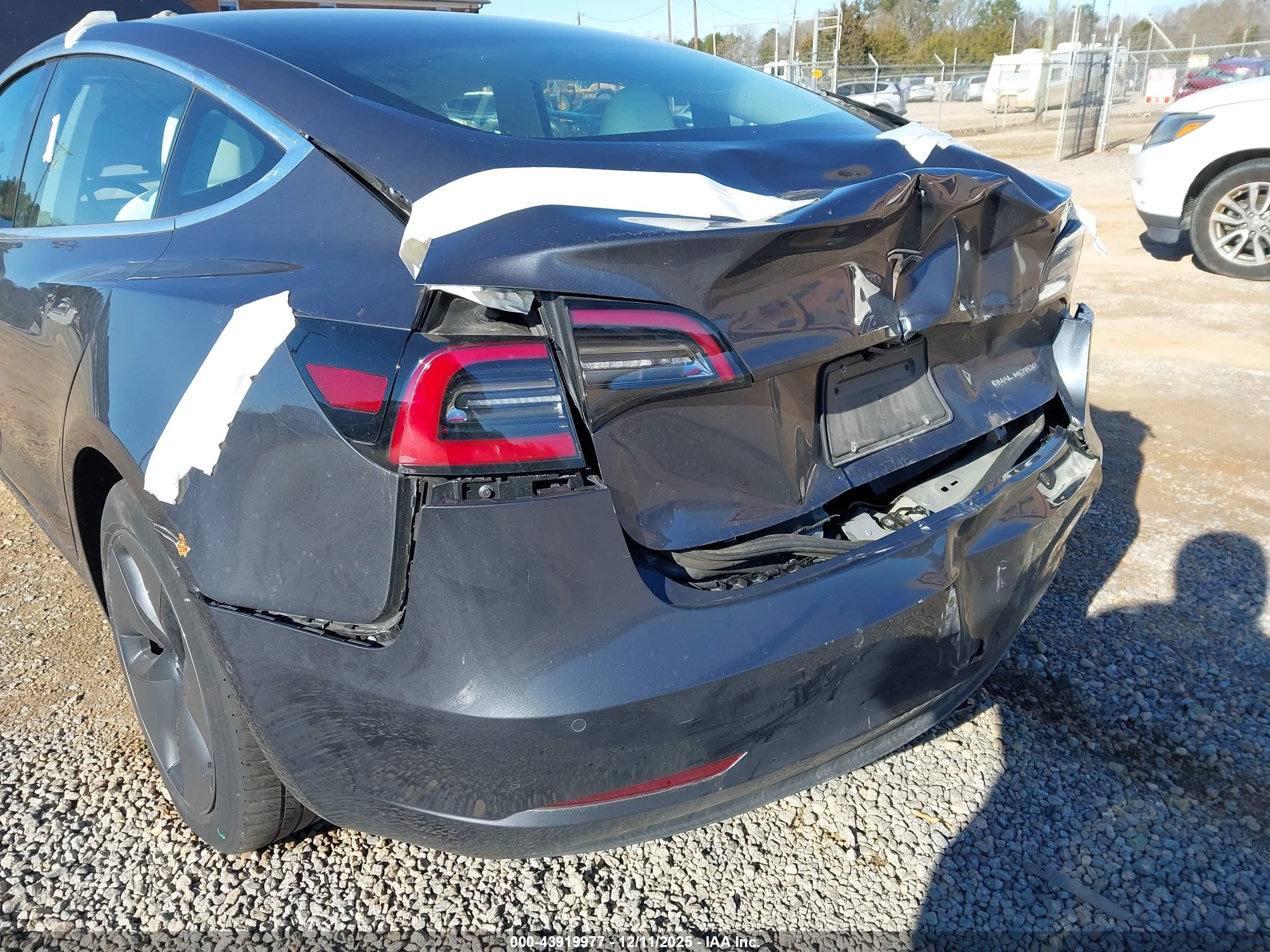 TESLA MODEL image 6