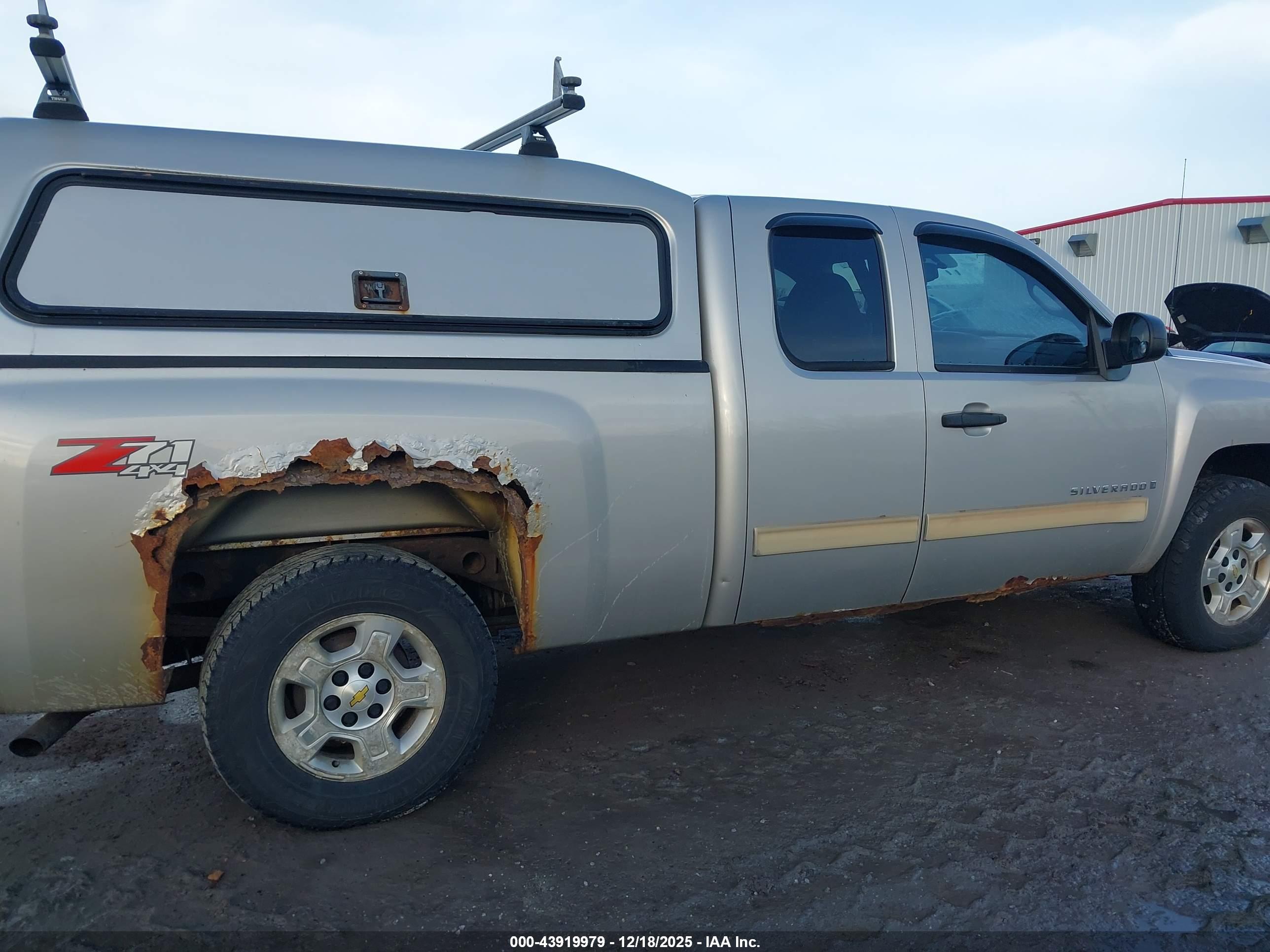 CHEVROLET SILVERADO image 6