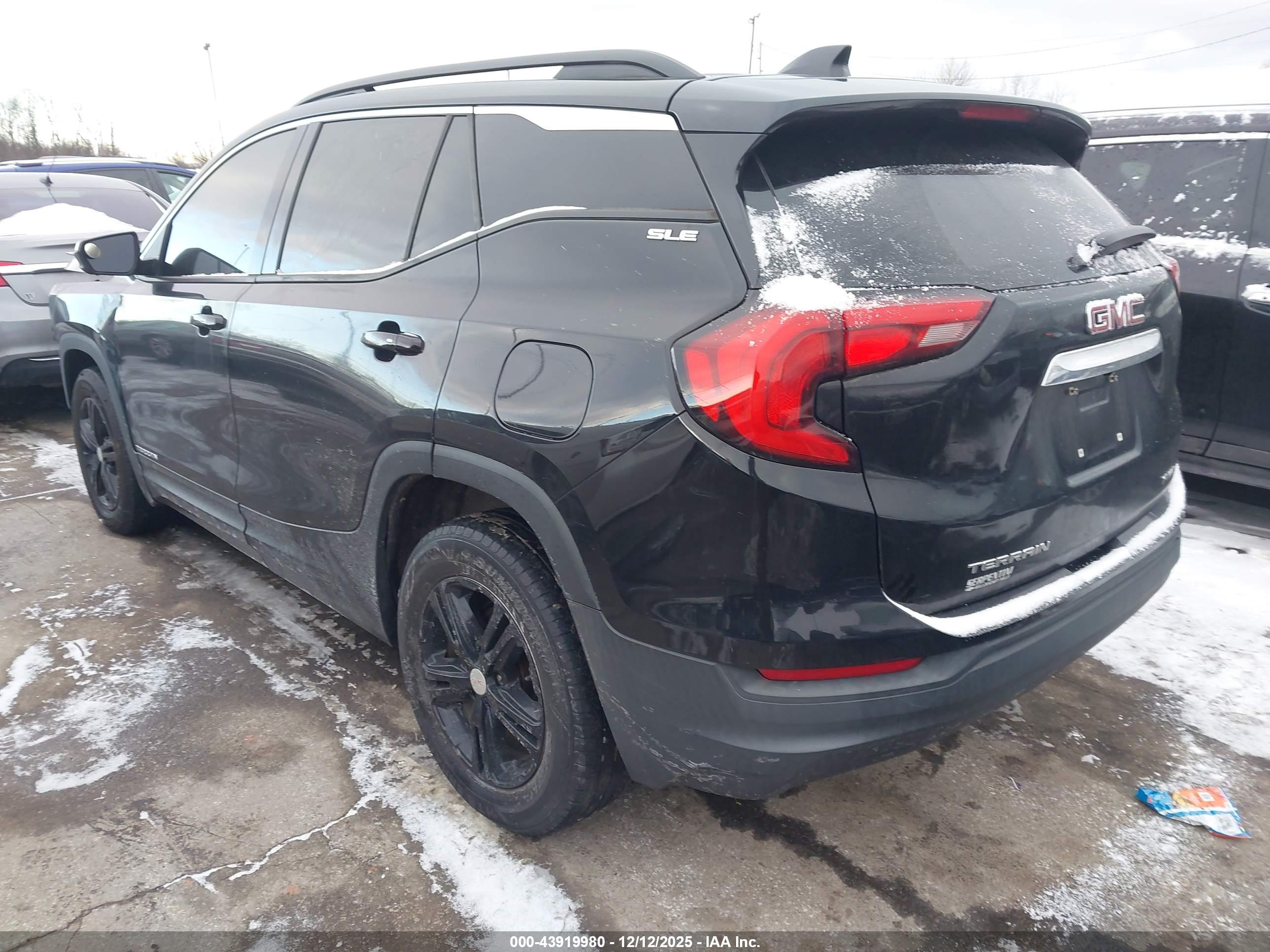 GMC TERRAIN image 3