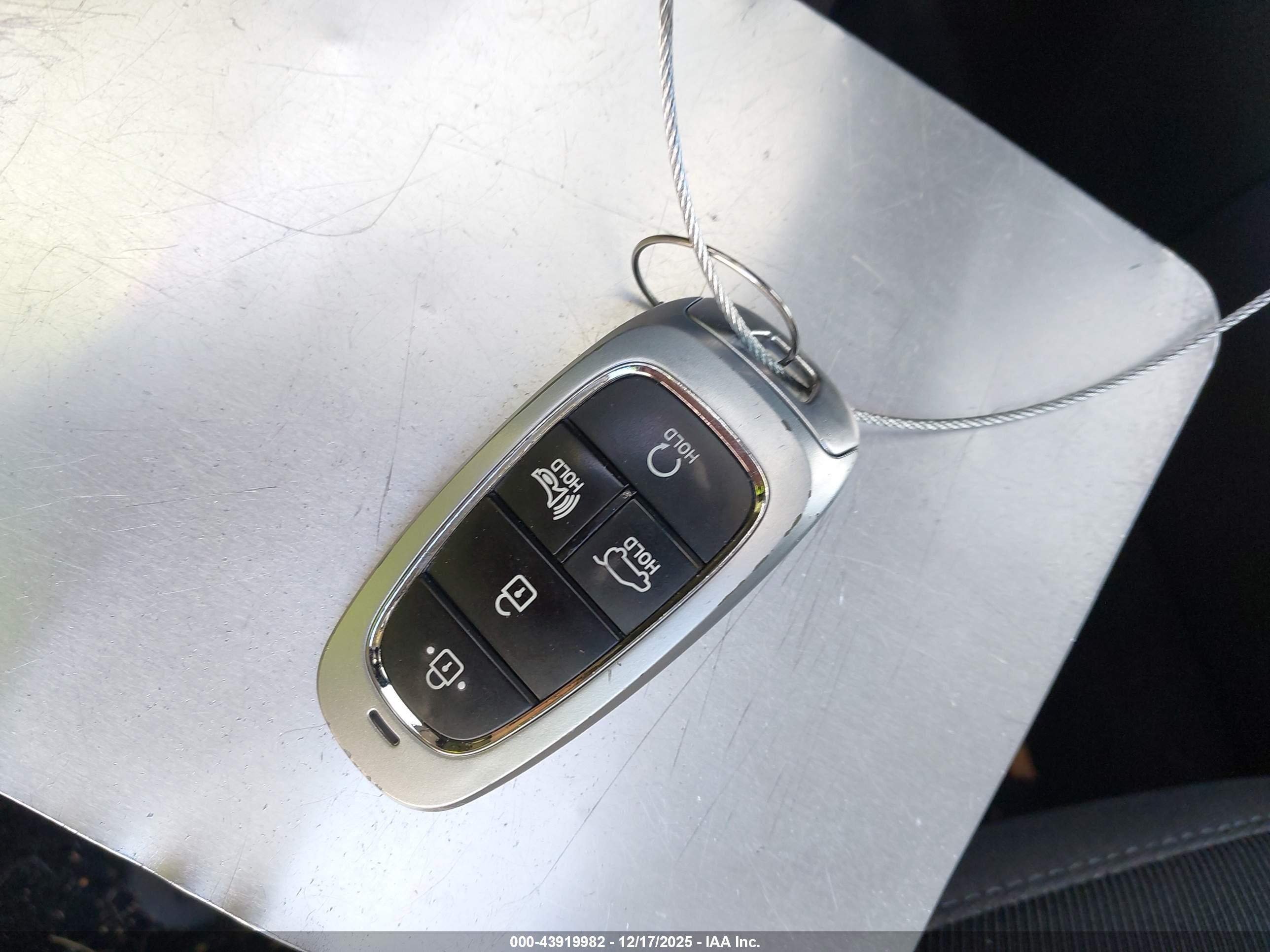 HYUNDAI TUCSON image 11
