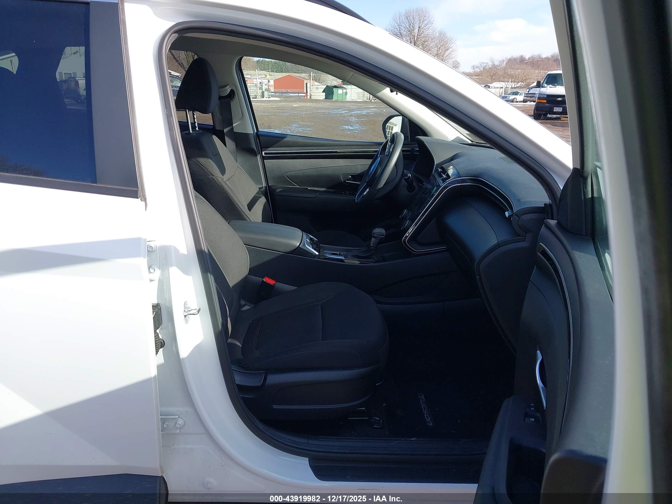 HYUNDAI TUCSON image 5