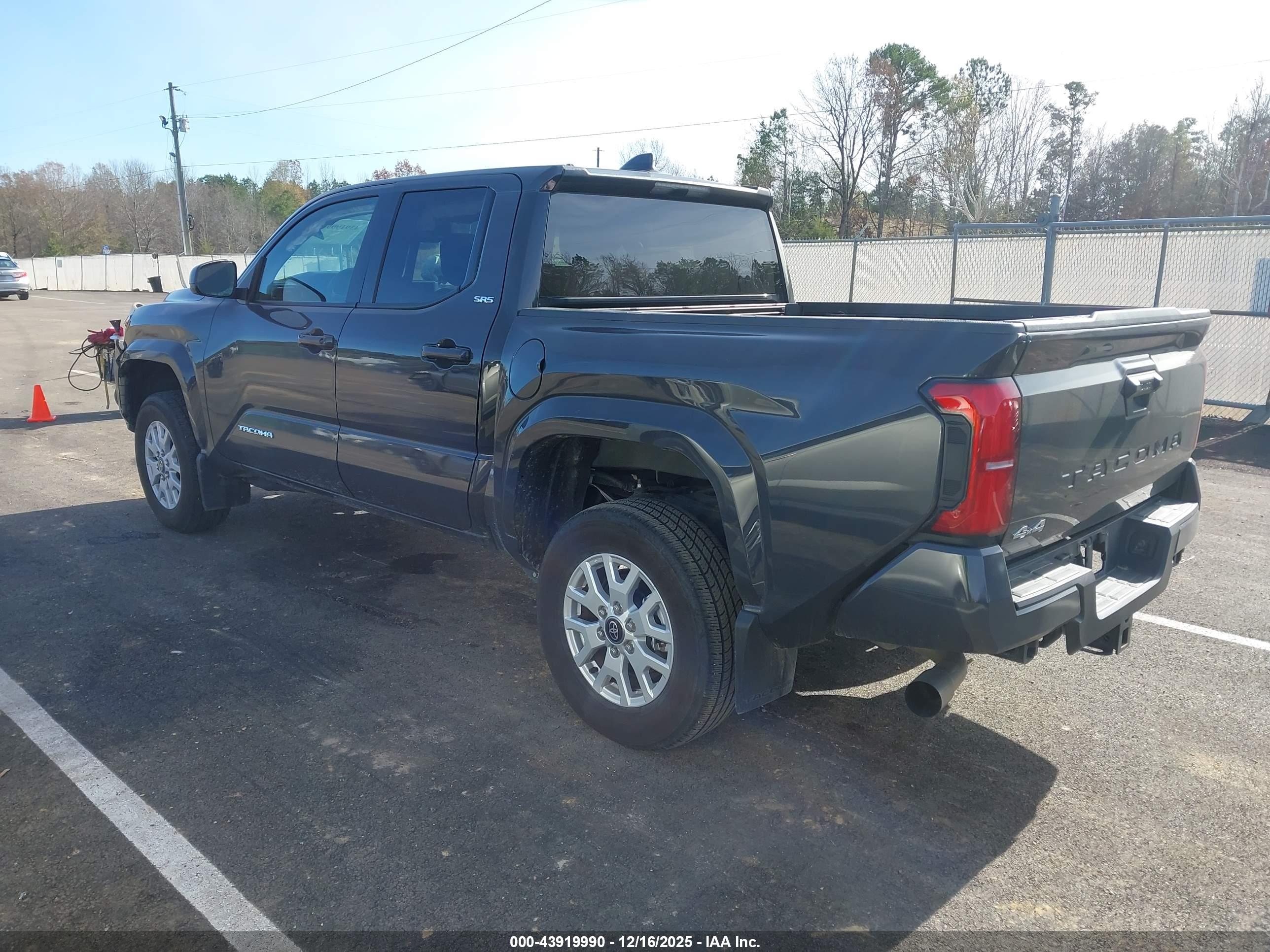 TOYOTA TACOMA image 3