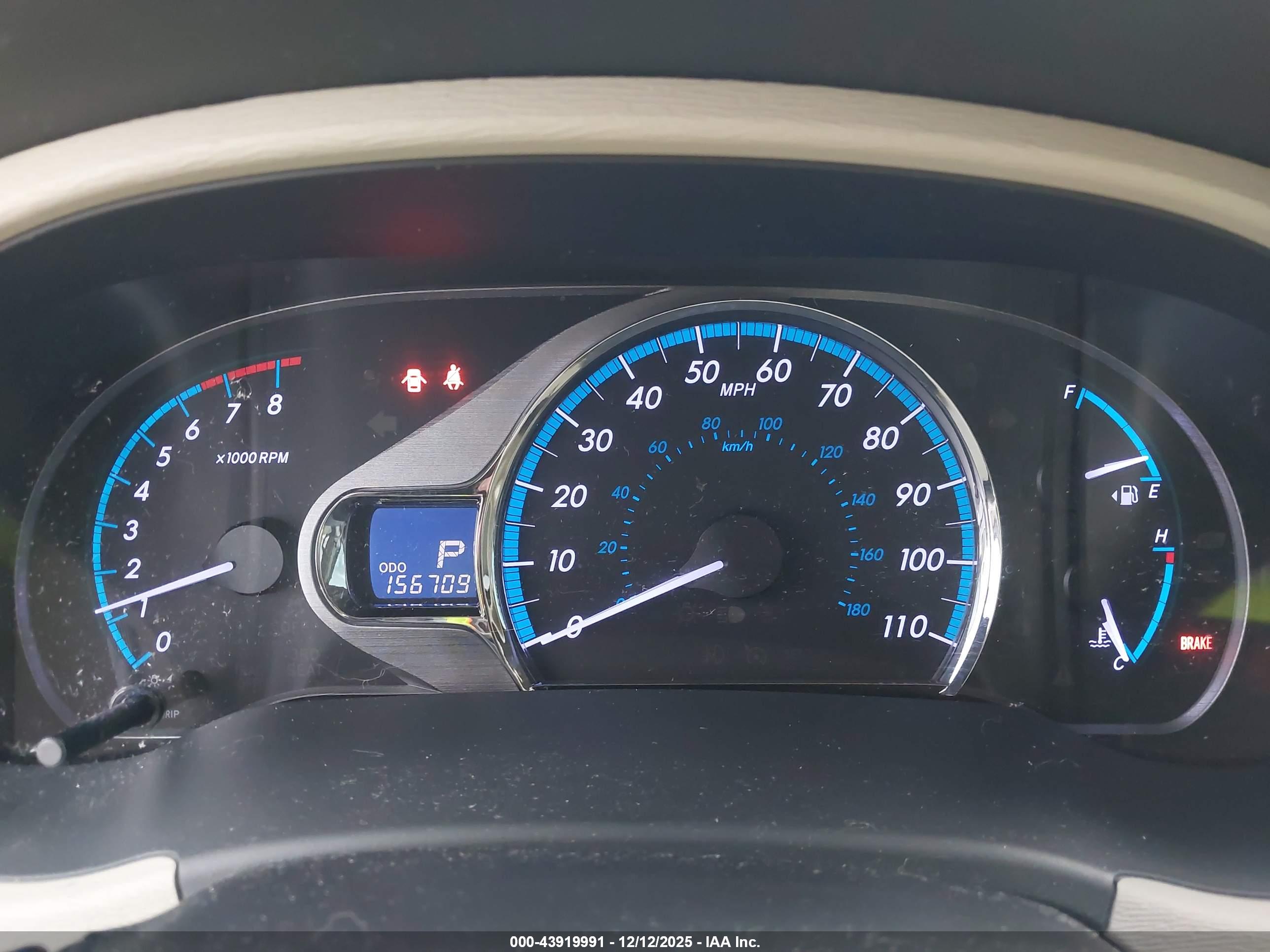 TOYOTA SIENNA image 7