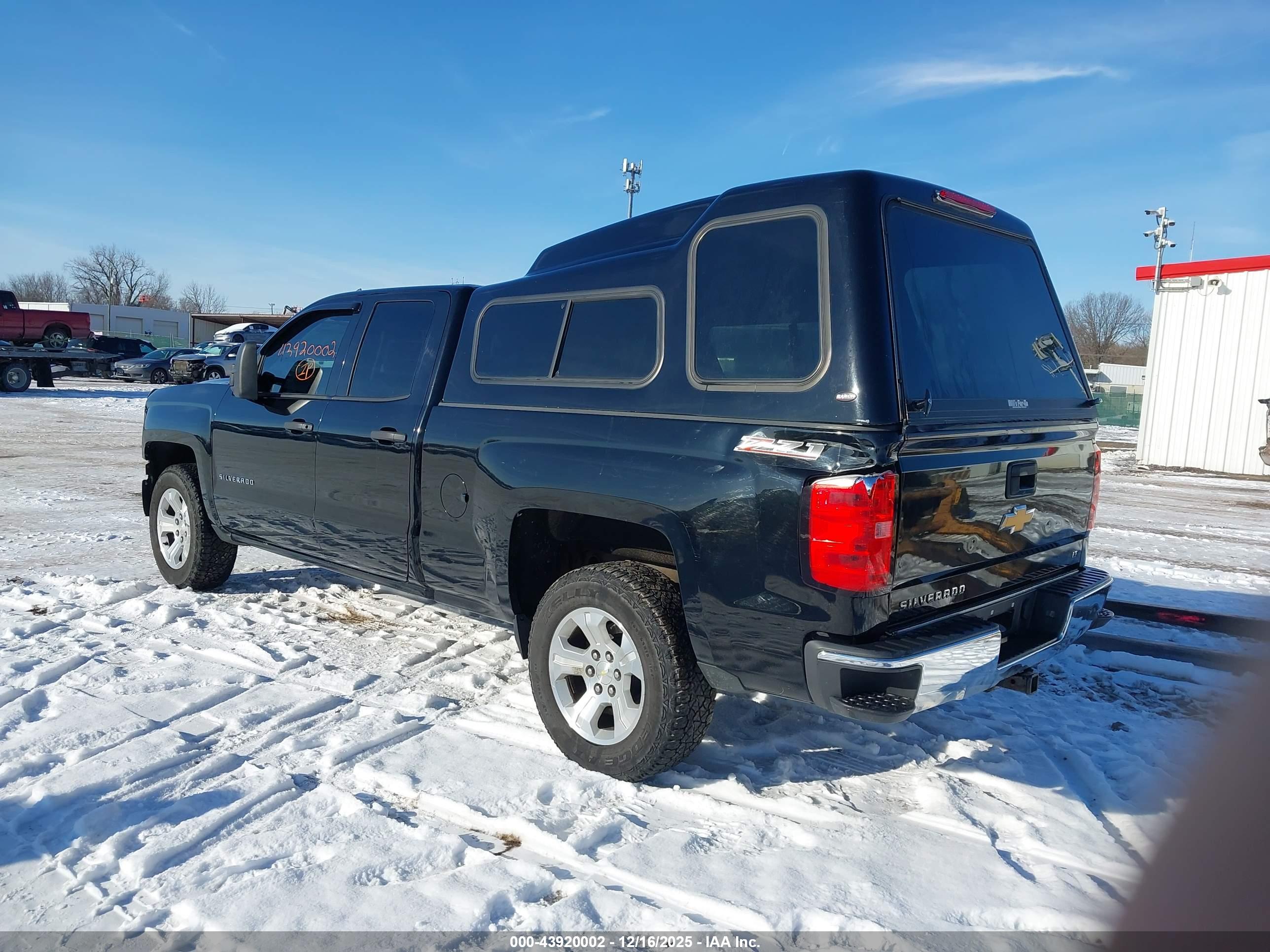 CHEVROLET SILVERADO image 3
