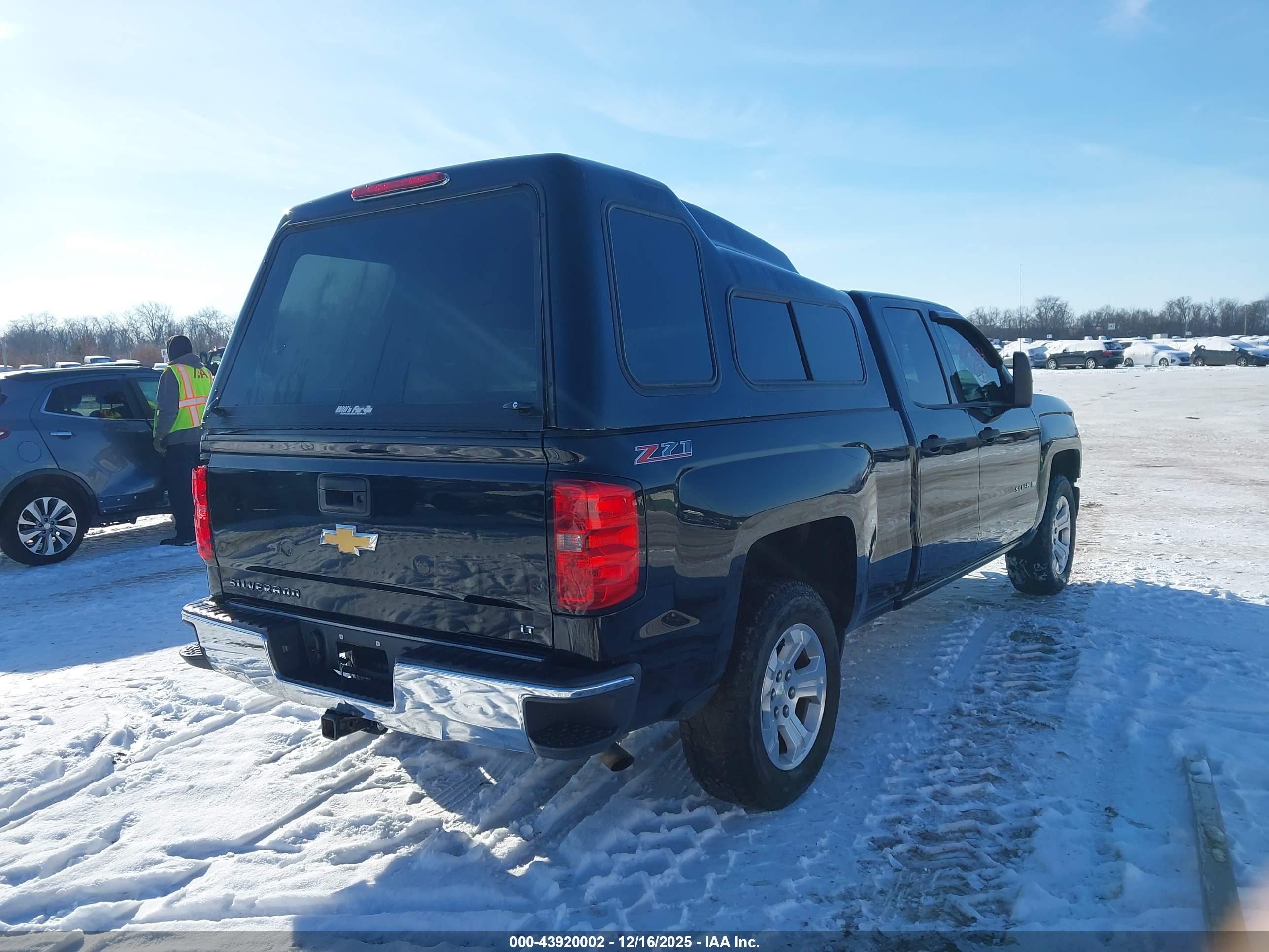 CHEVROLET SILVERADO image 4