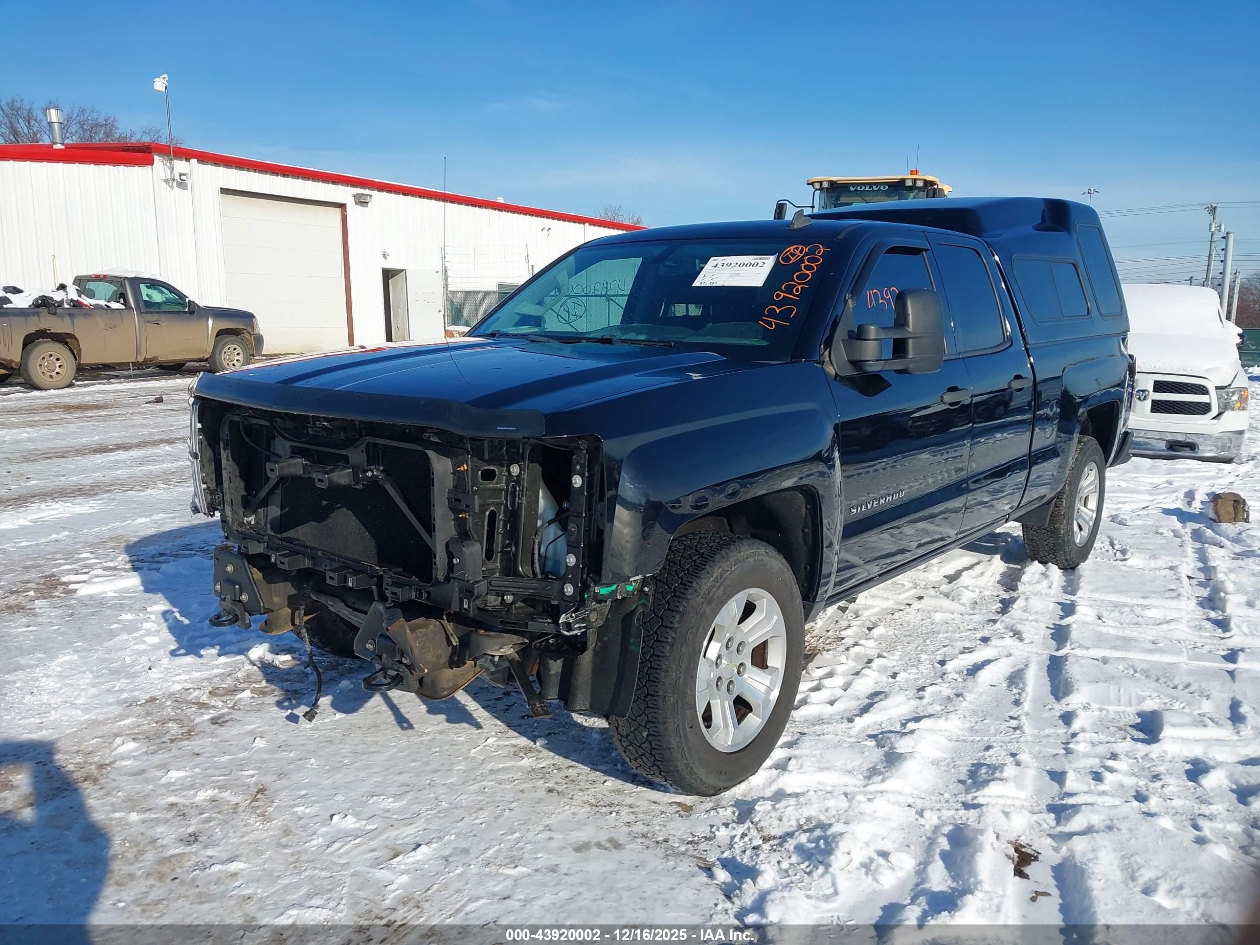 CHEVROLET SILVERADO image 6