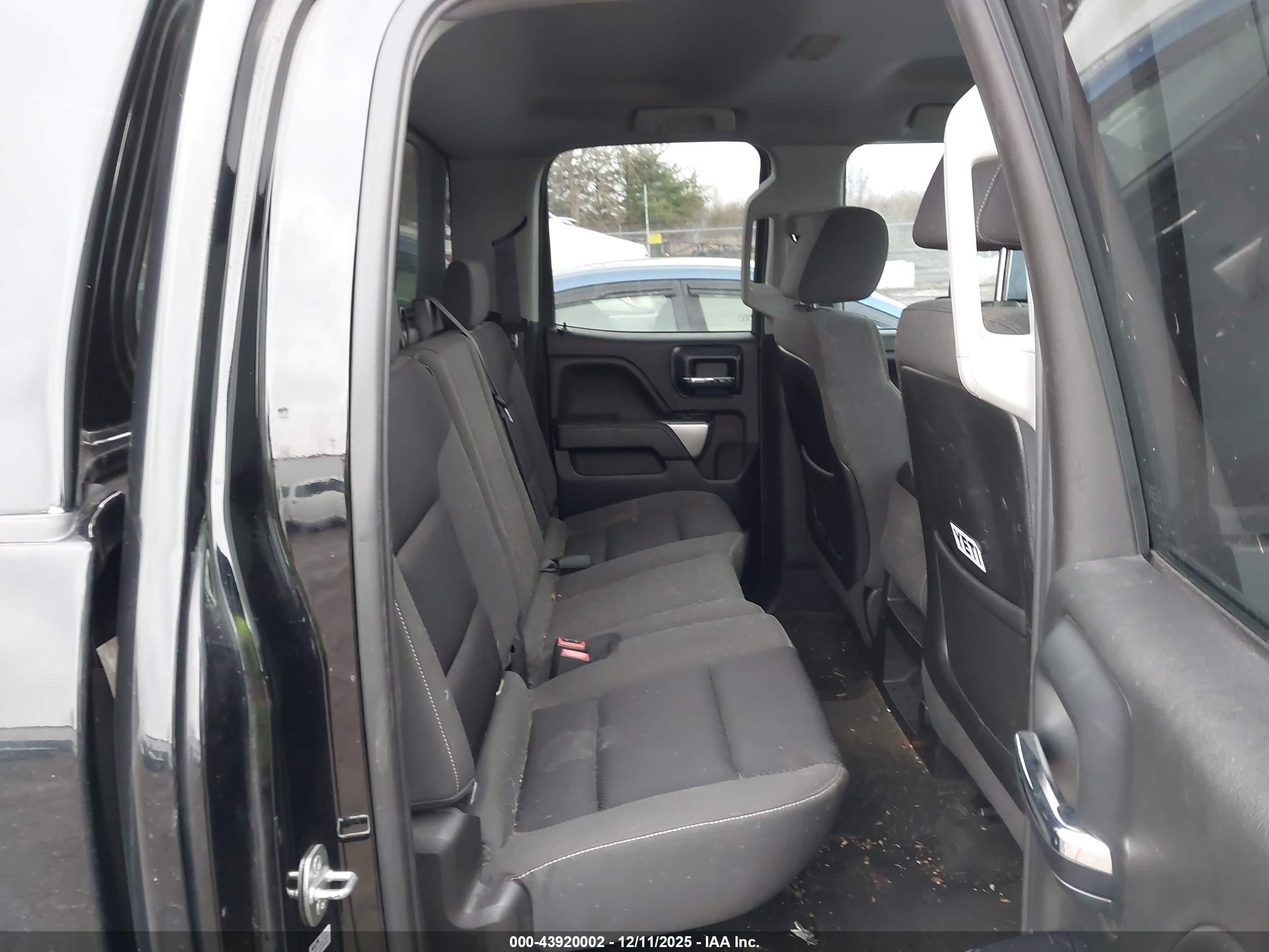 CHEVROLET SILVERADO image 8