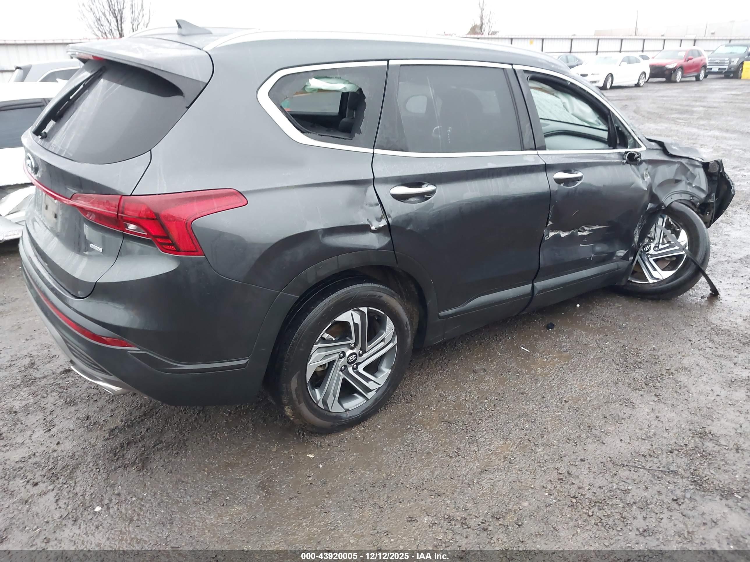 HYUNDAI SANTA image 4