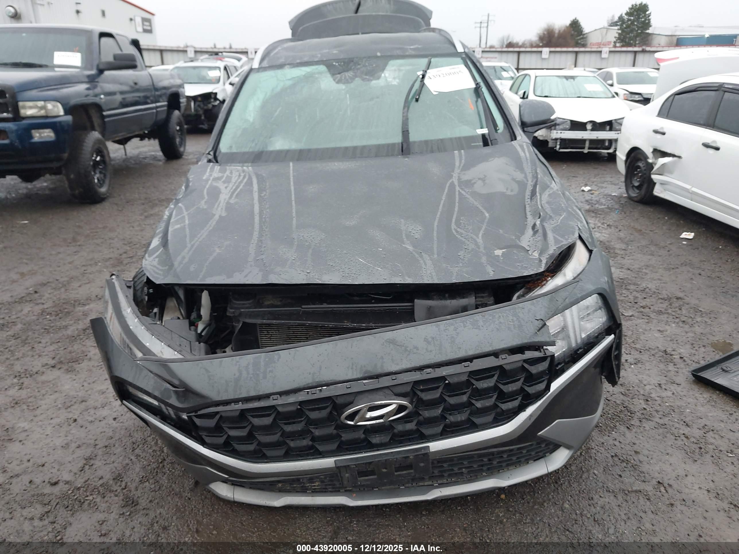 HYUNDAI SANTA image 6