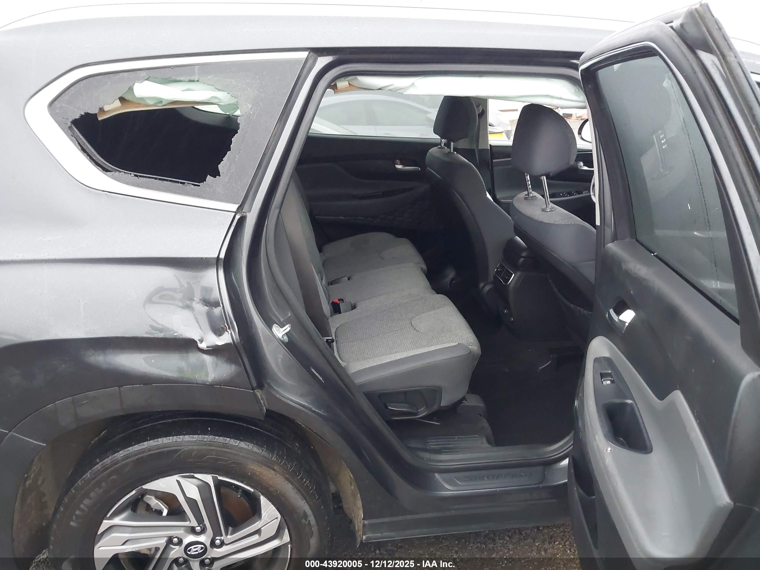 HYUNDAI SANTA image 8
