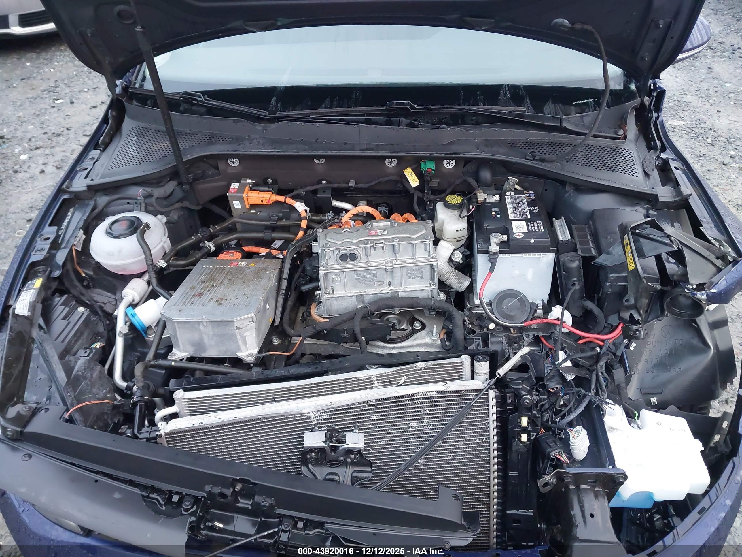 VOLKSWAGEN E-GOLF image 10