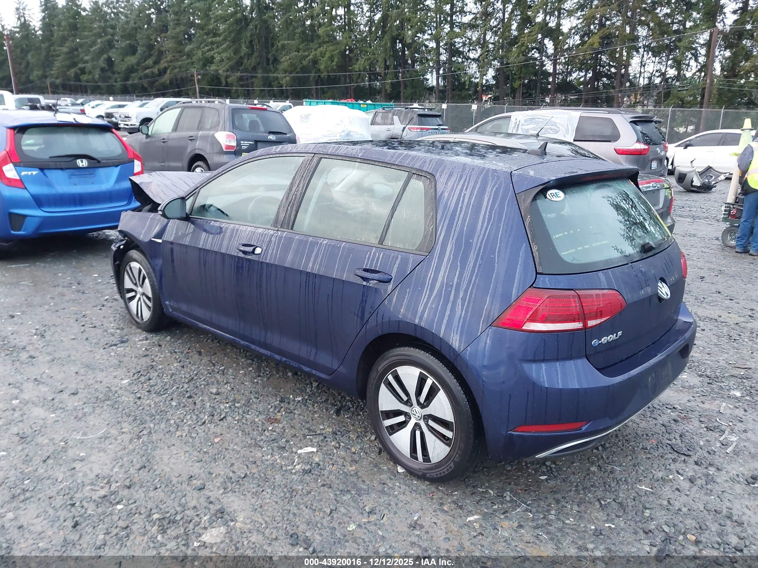 VOLKSWAGEN E-GOLF image 3